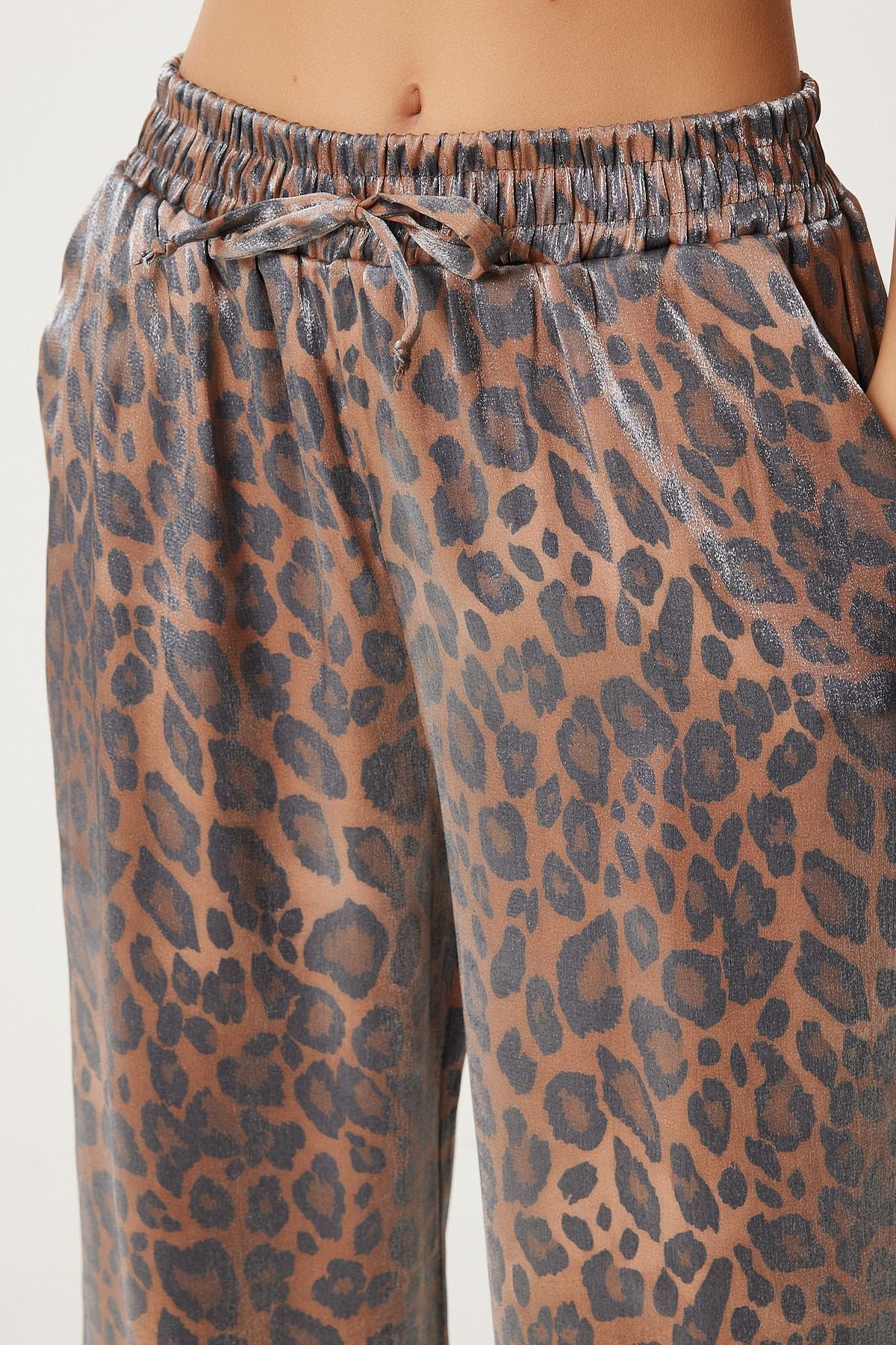 Women's black beige leopard patterned bright surface pants an00209