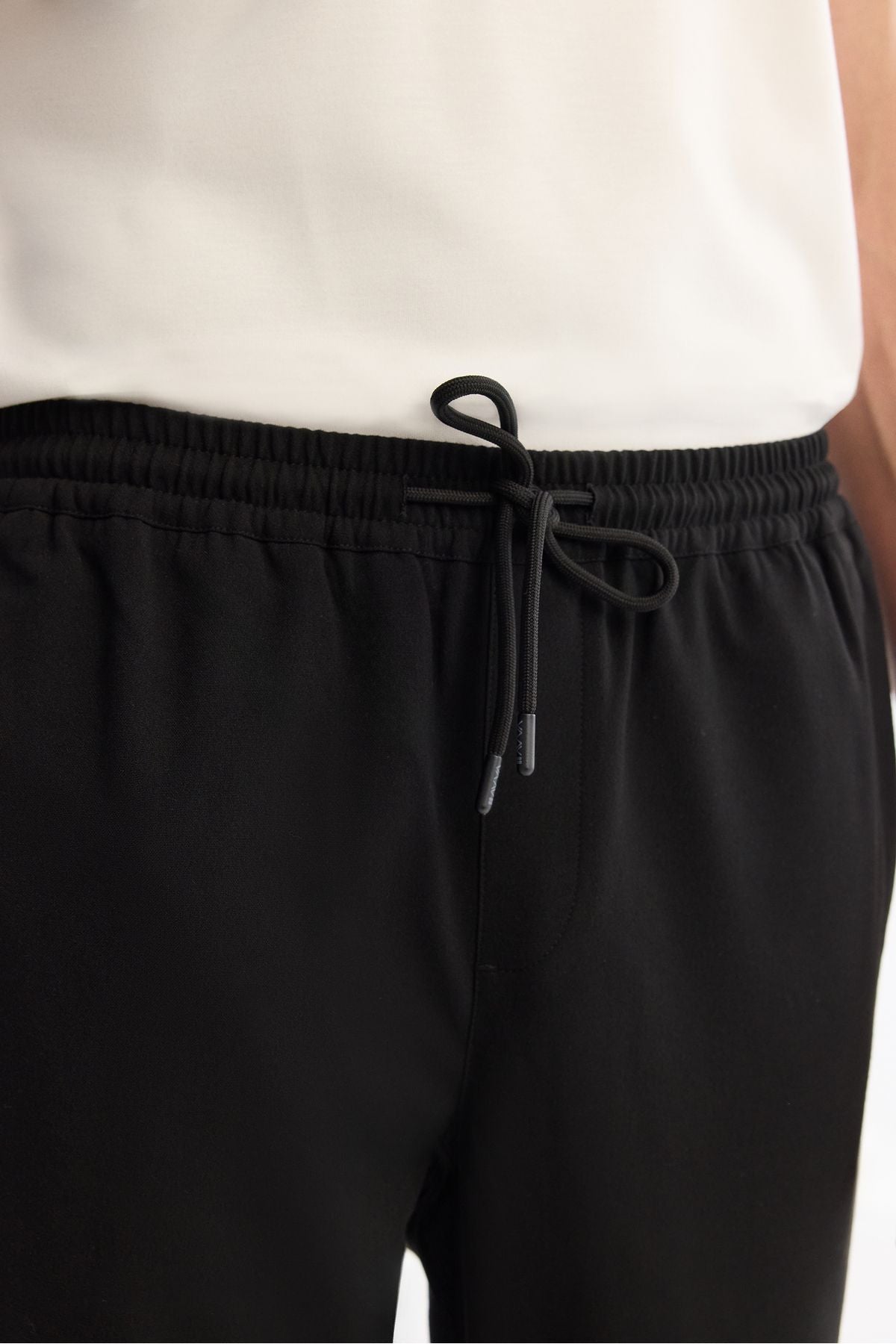 Men's black side pocket with waist tire laced laced double trouser jogger pants E003000