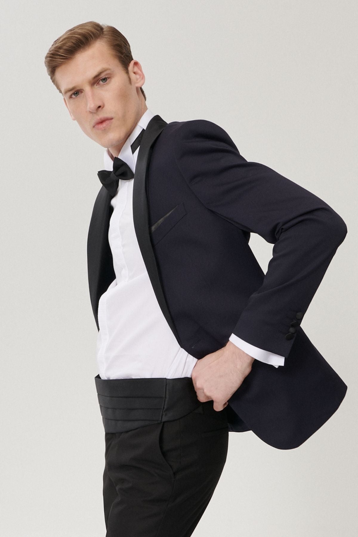 Men's extra slim fit narrow cut -off pattern tuxedo grooming