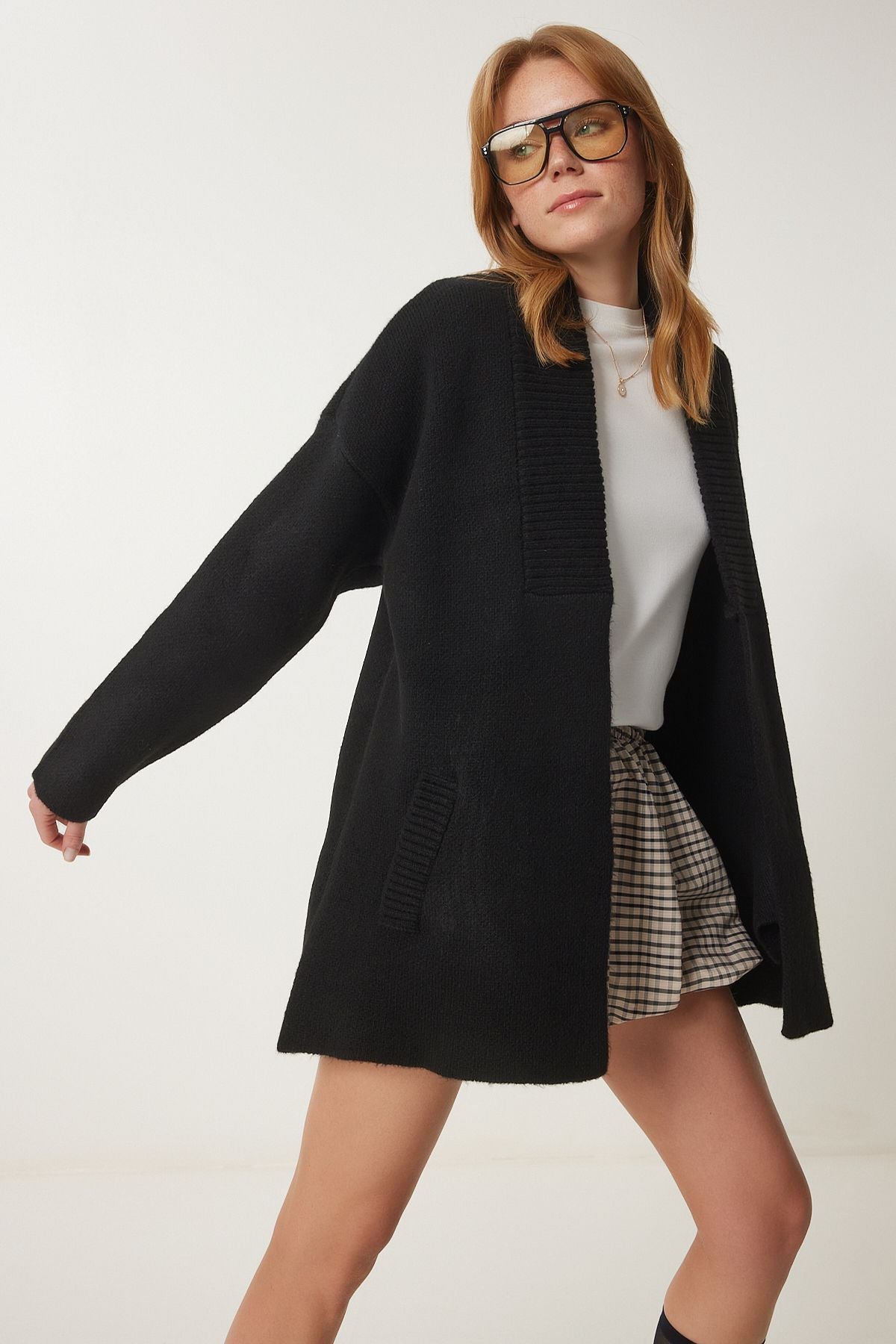 Women's black pocket thick textured knitwear cardigan PF00063