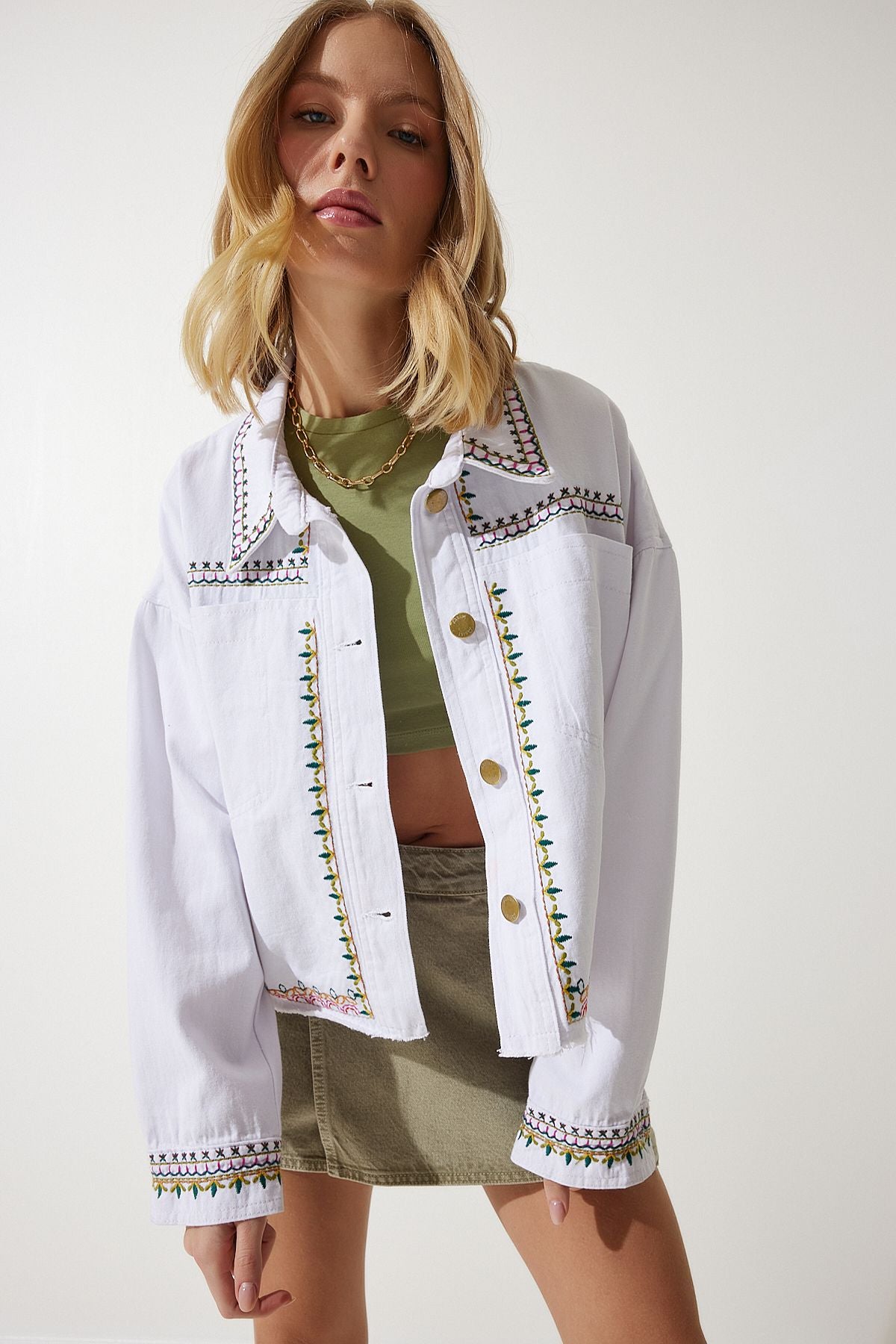 Woman White Embroidered Tasseled Oversize denim jacket sa00018