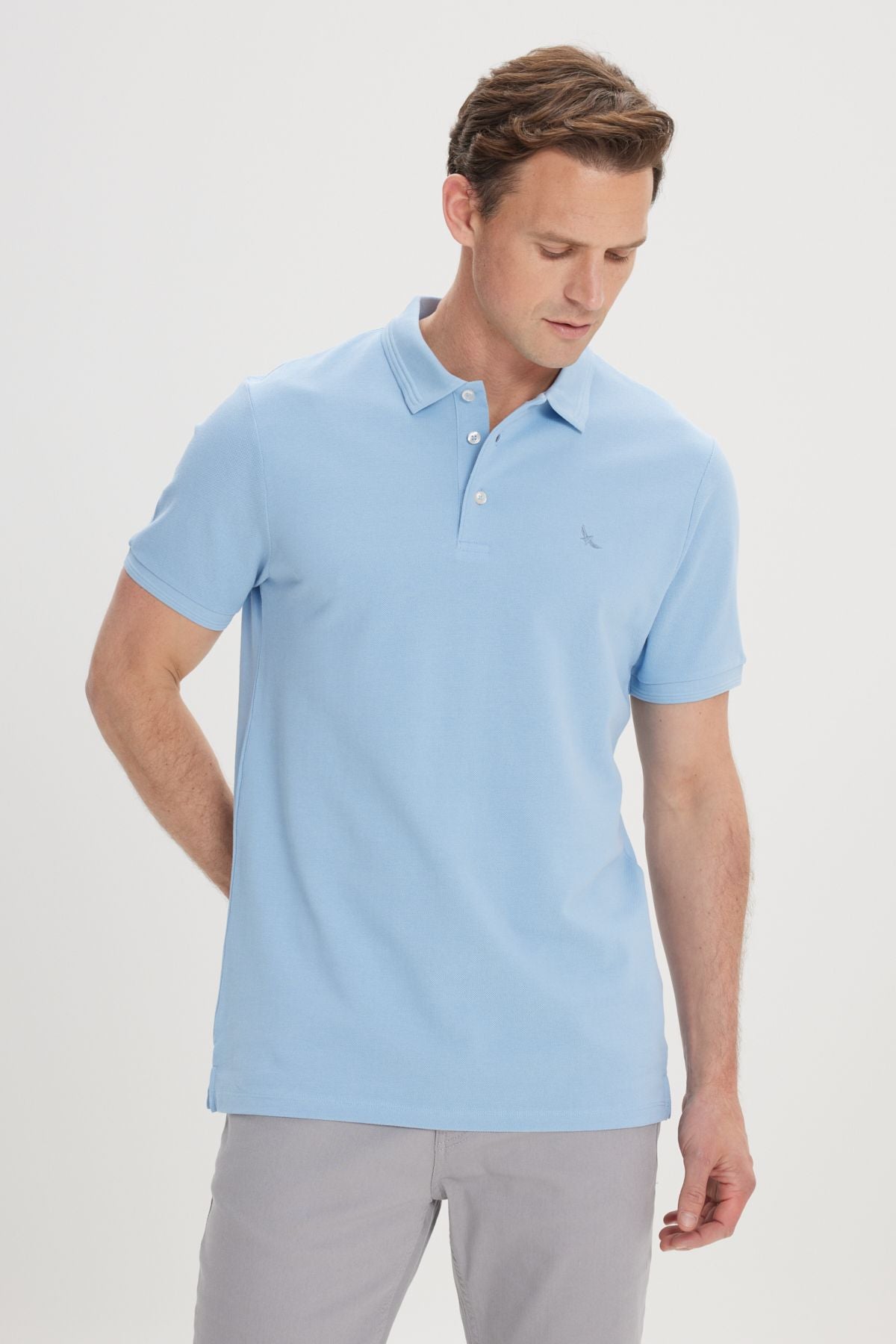 Men's light blue slim fit narrow cut polo collar 100 %cotton short sleeve t -shirt