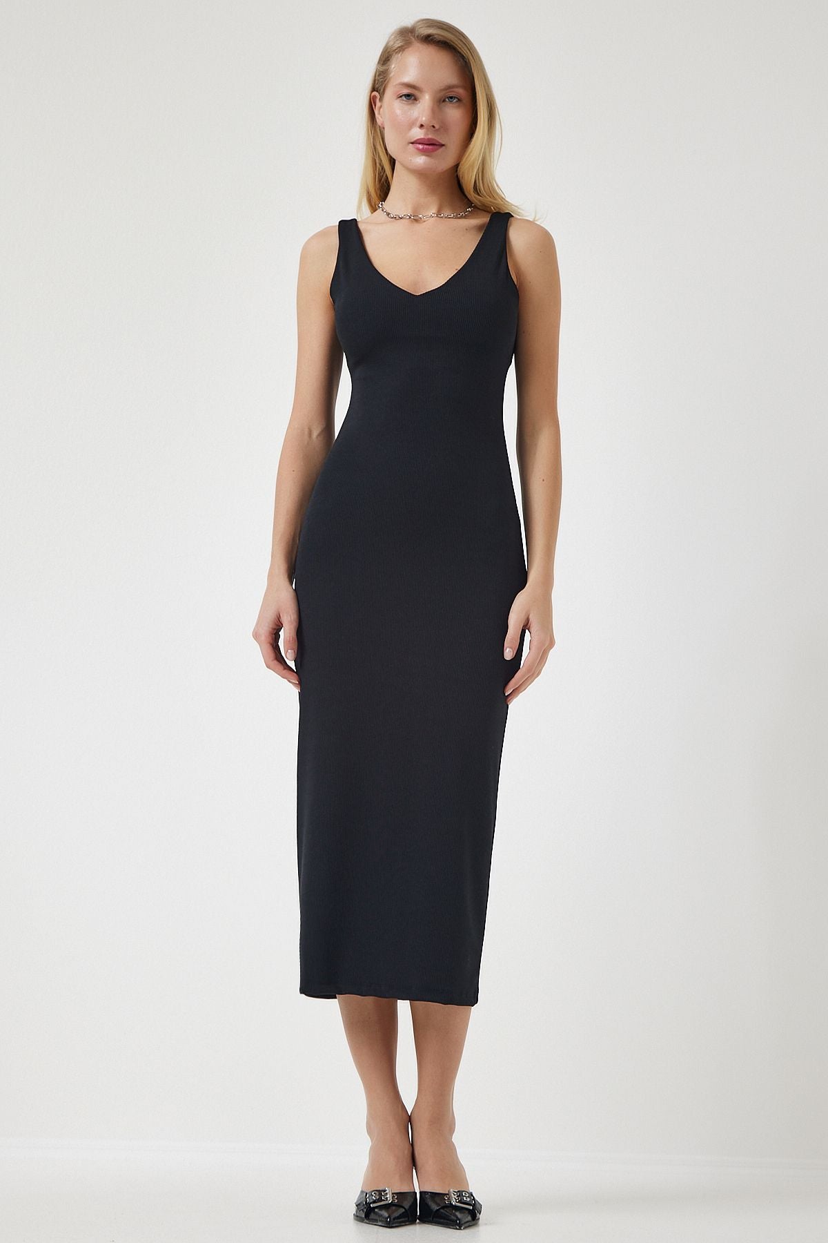 Female black strap V -neck wick knitted dress mc00261