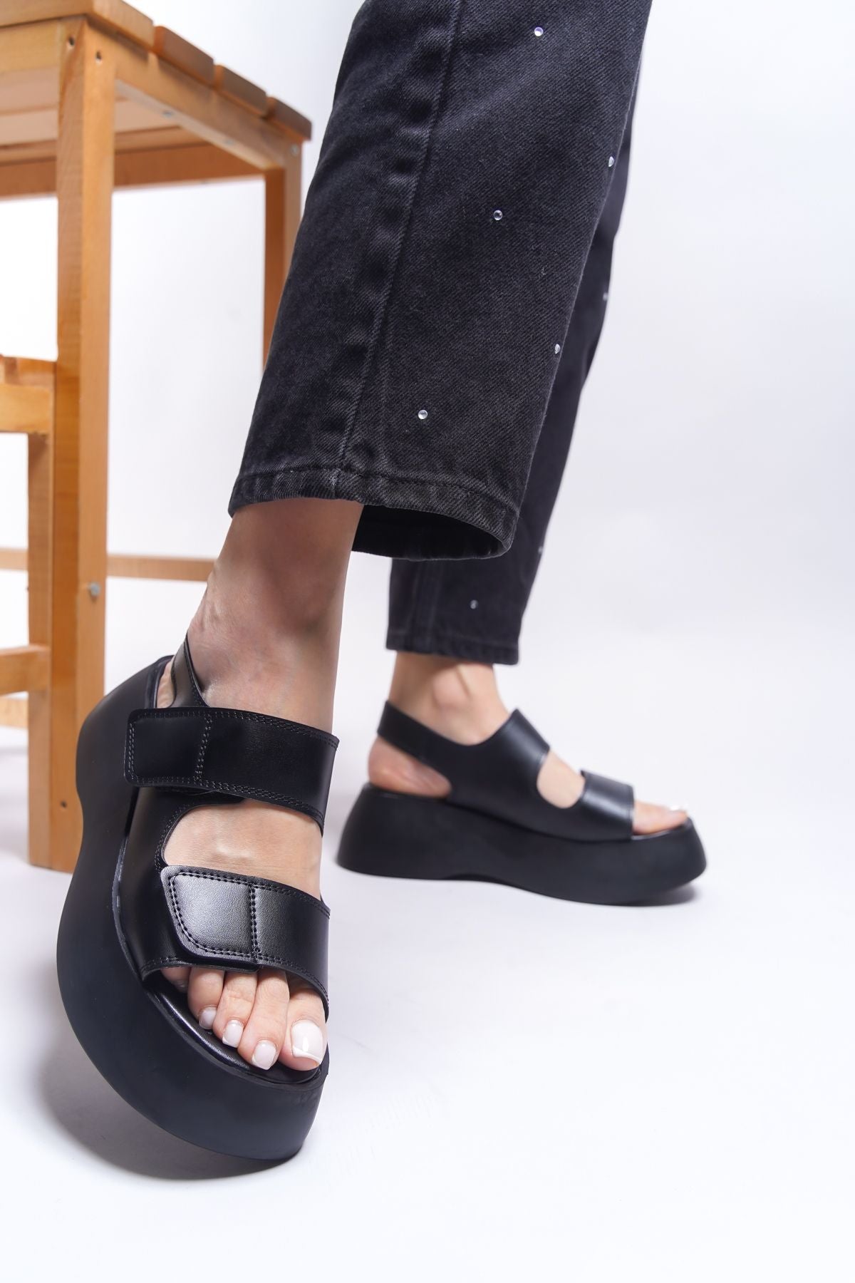 Olnesari Woman Sandals 0012804 Black Skin