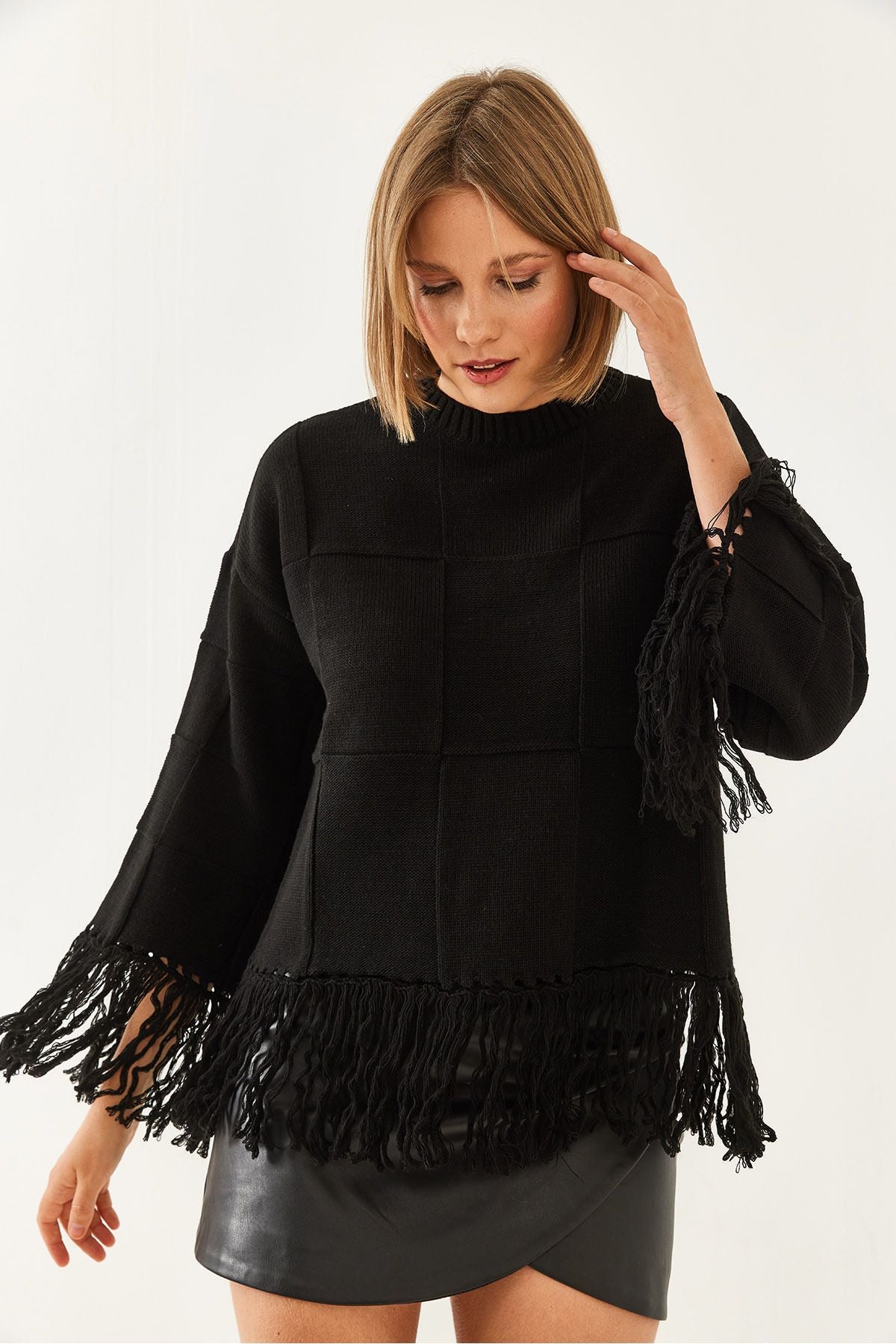 Female tassel knitwear sweater