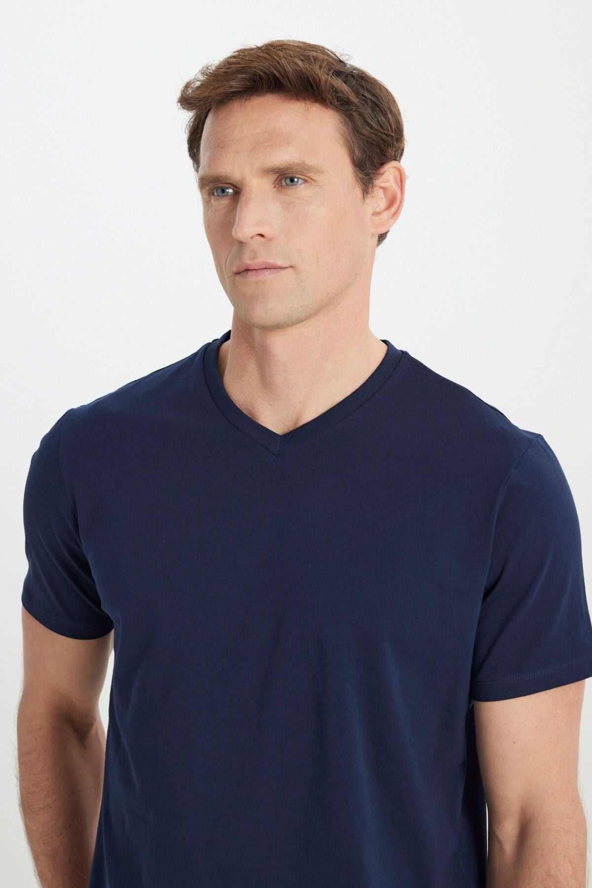Men's 100 %cotton V -neck navy blue slim fit narrow cut T -shirt