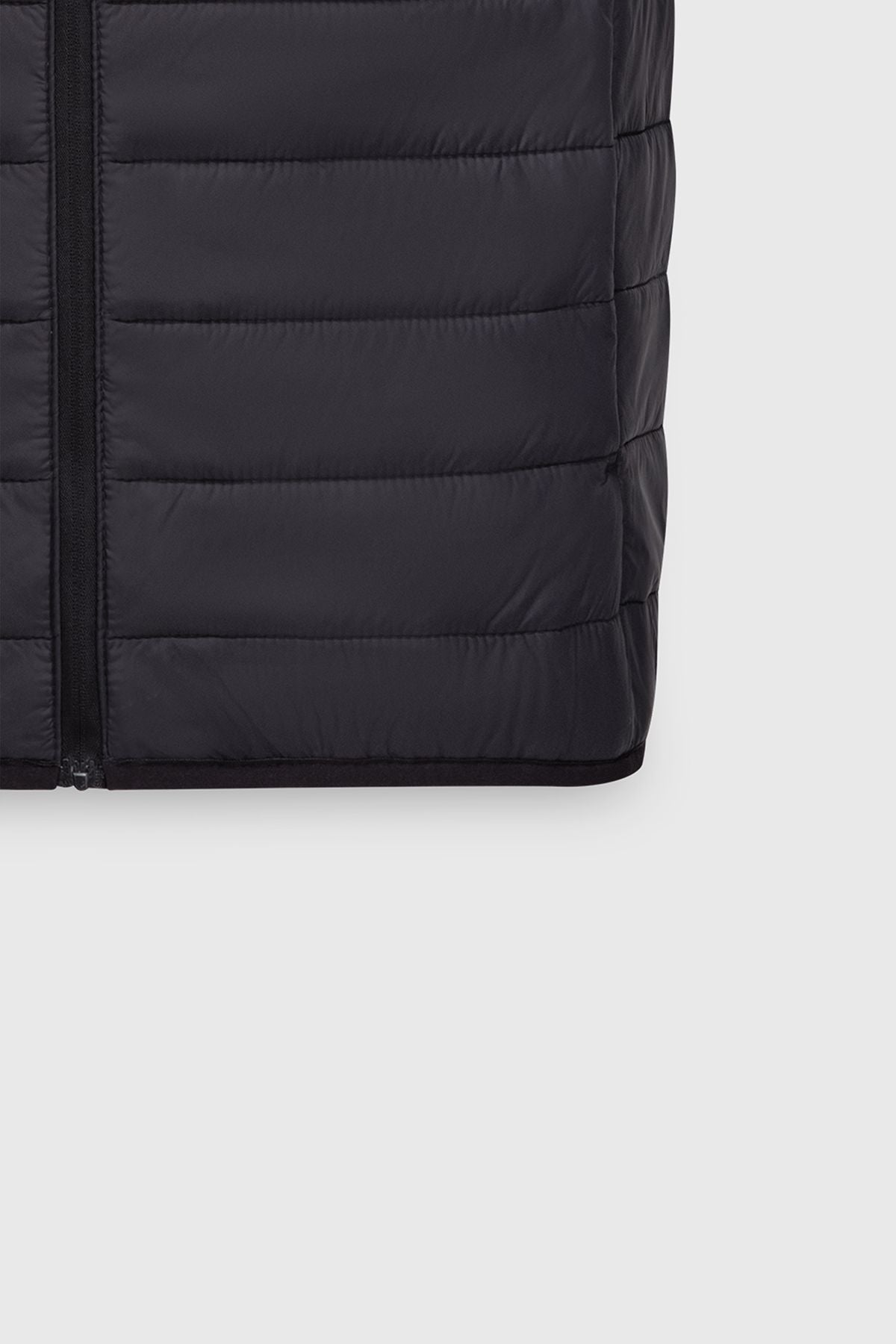 Men's black swelling windproof pasable bag with hot fiber ultra light vest