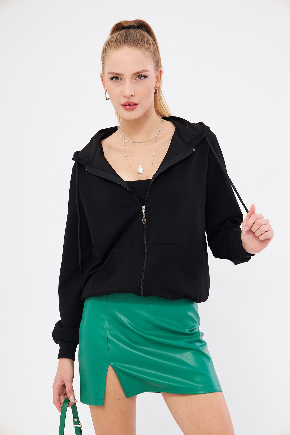 Female black front zipper pocket hooded Sweatshirt ARM-22Y024057