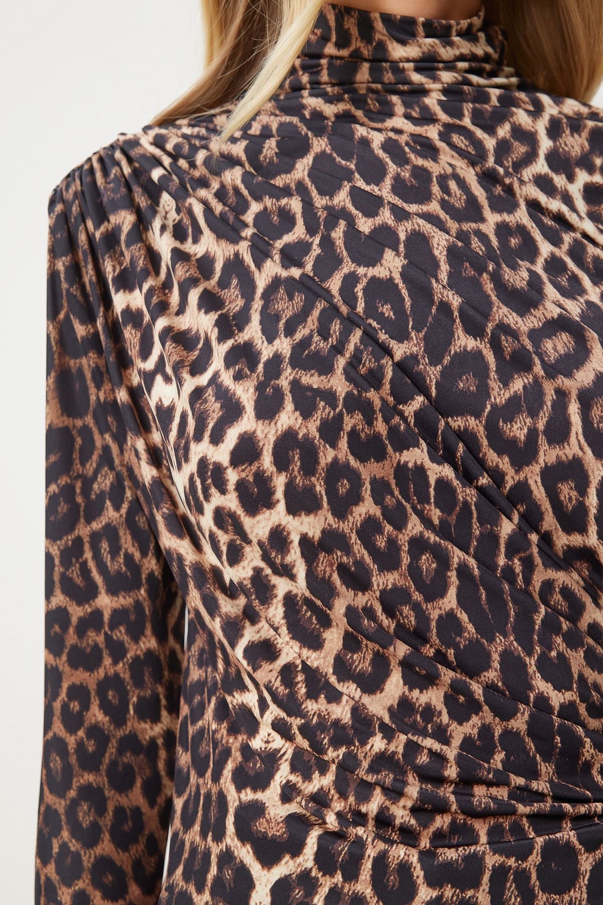 Female black beige shirring detailed upright collar sandy blouse FF00135