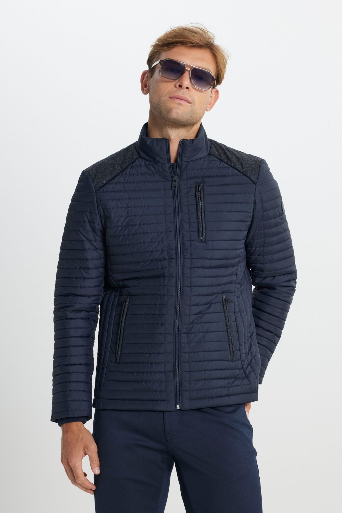 Standard Fit Normal Cut Kapitone Patterned upright collar zipper side pocket swelling coat