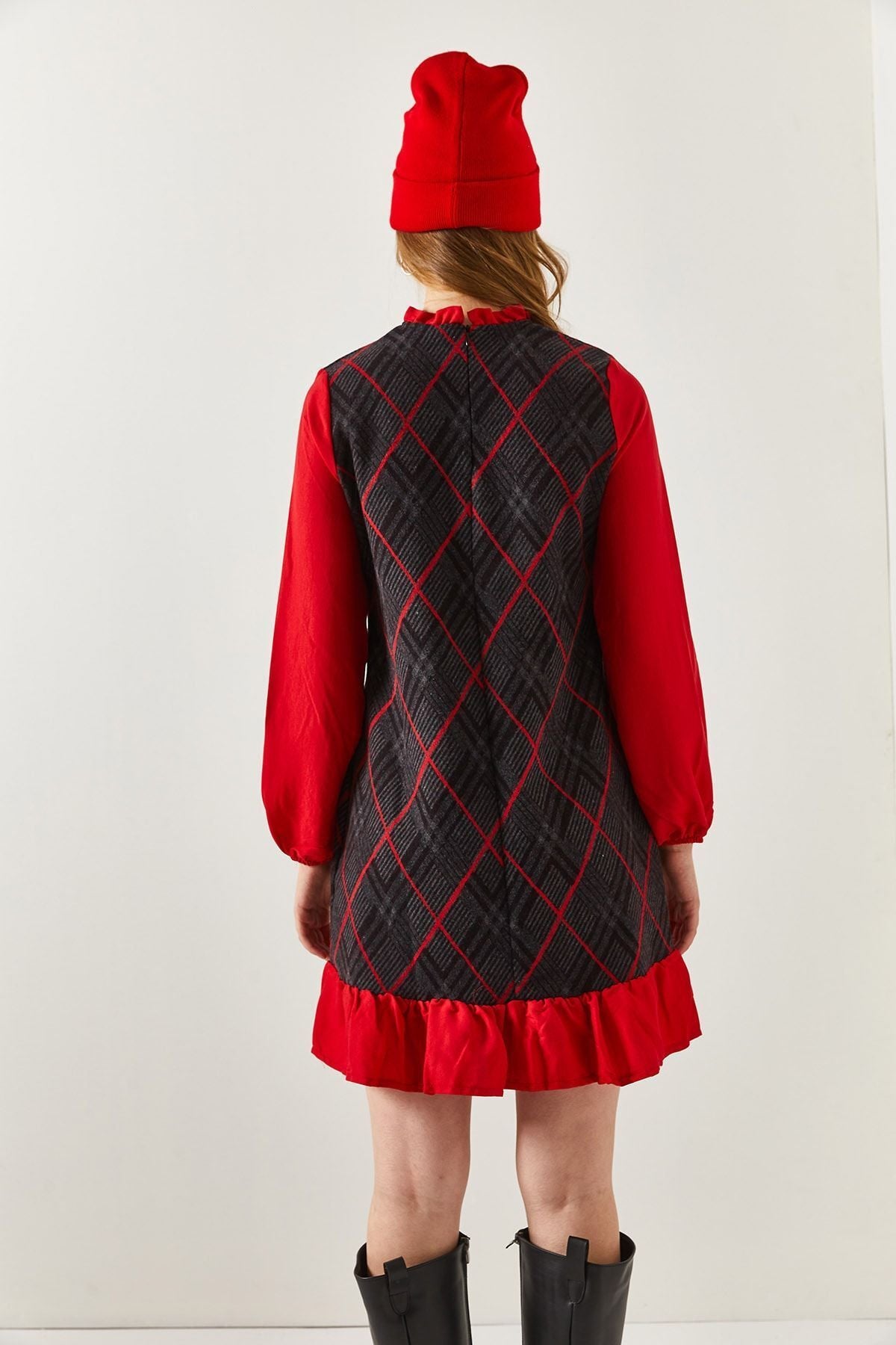 Woman Red Side and Six Ruffle Patterned Dress ARM-21K001041