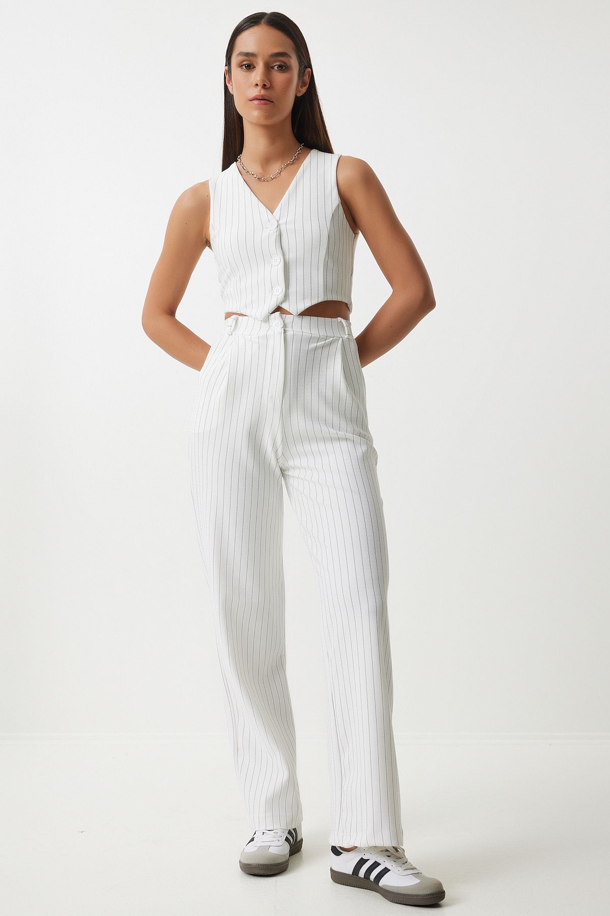 Woman White Fine striped knitted vest pants set Mc00287