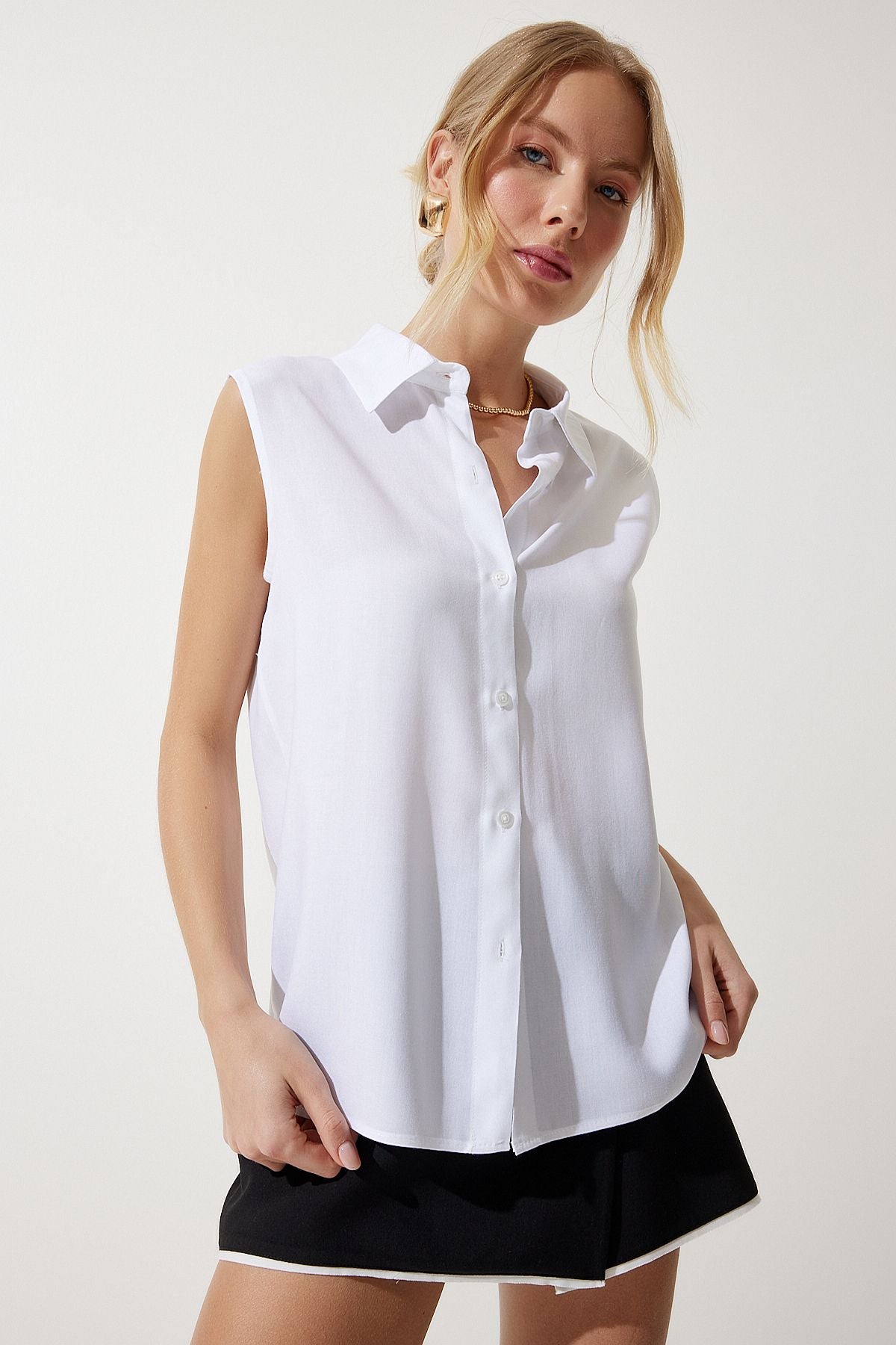 Woman White Sleeveless viscose shirt to00129