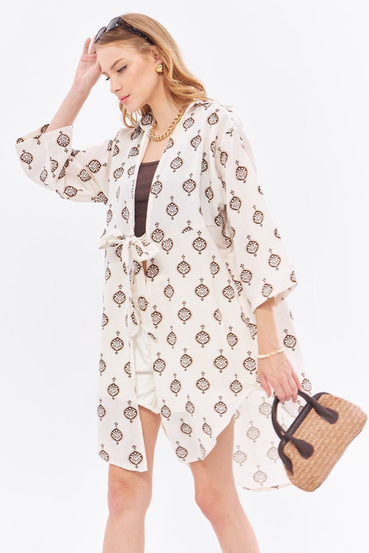 Female coffee linen-looking patterned front-binding midi height kimono shirt ARM-24Y001096
