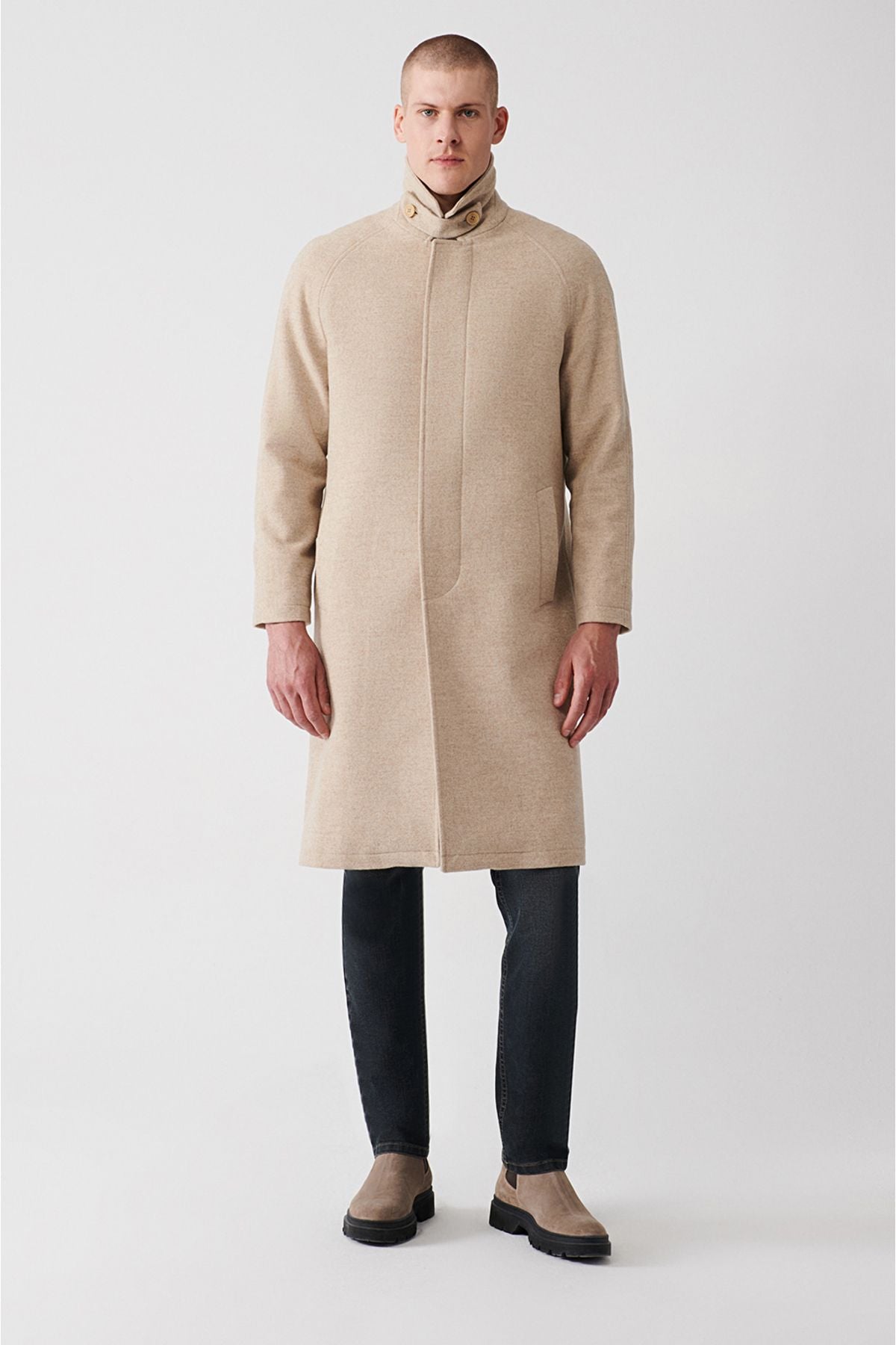 Men's beige woolen hidden eggs long stamp coat with men