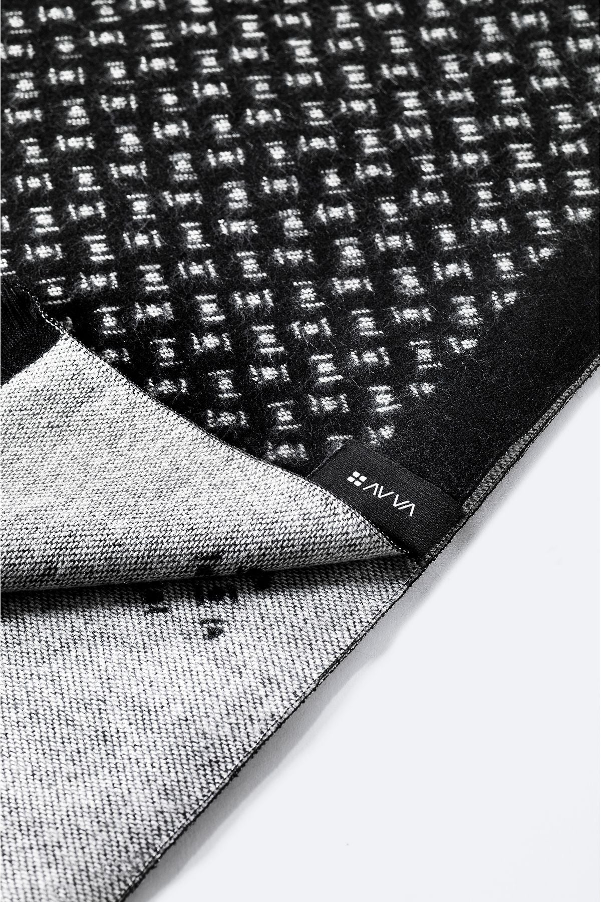 Men's black tassel patterned shawl a32y9400