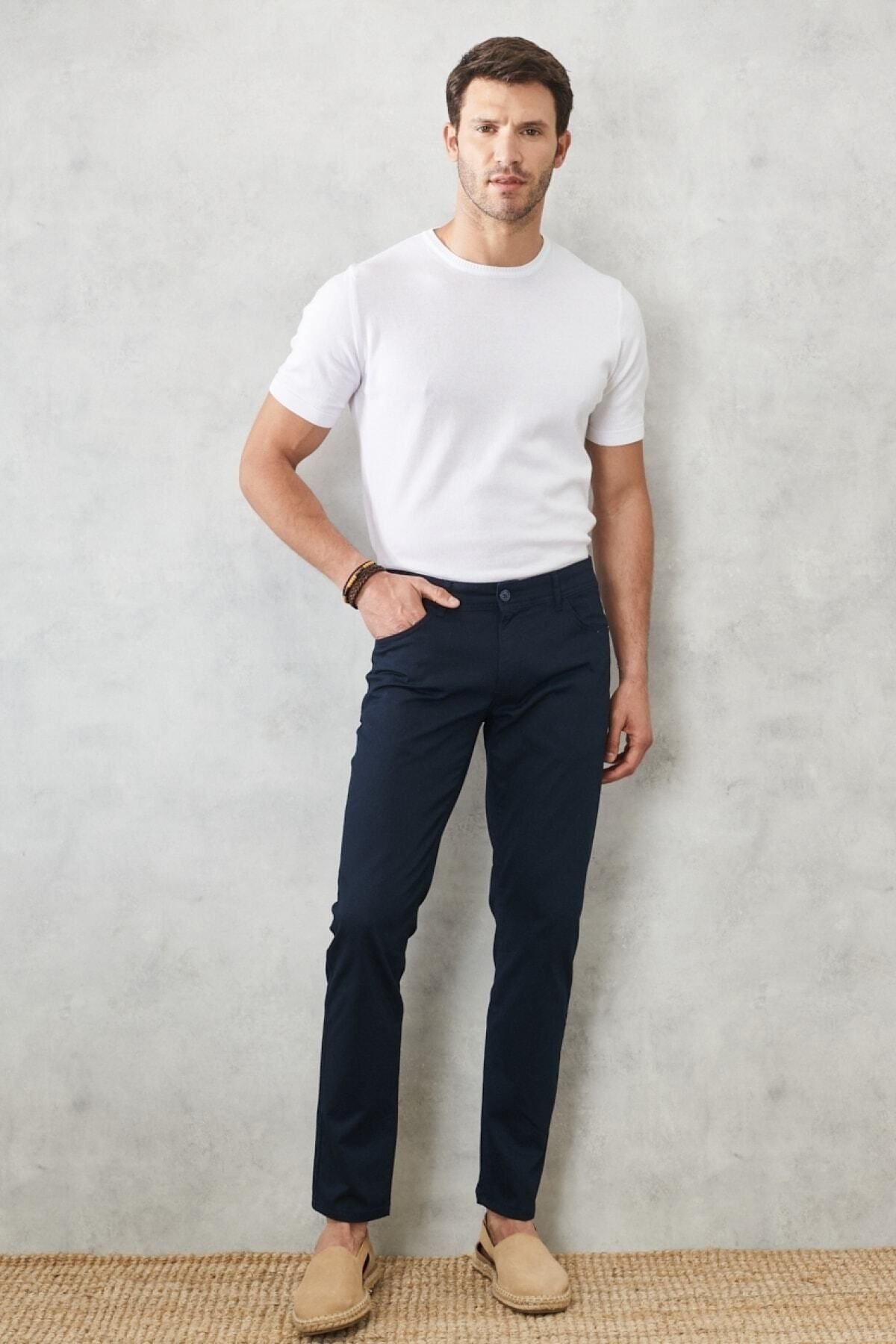 Men's navy blue slim fit narrow cut 5 pocket flexible chino pants