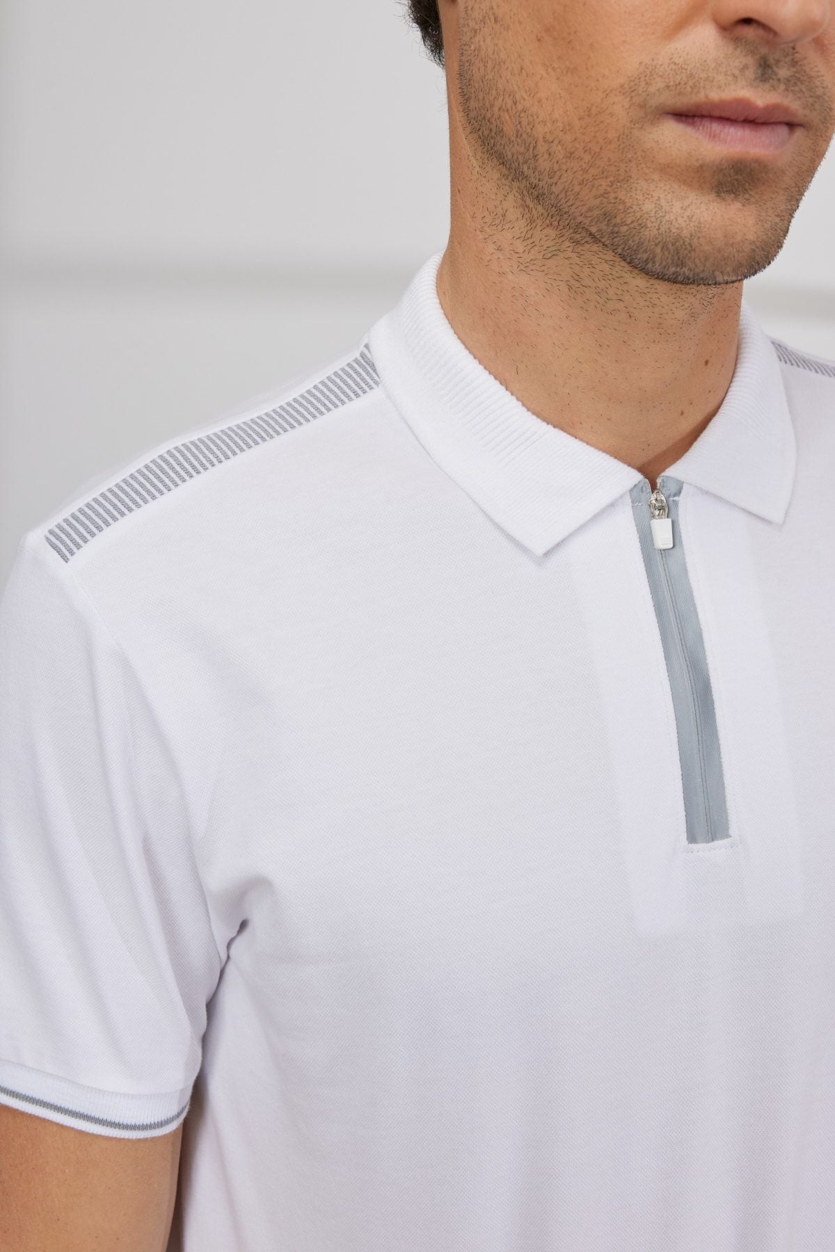 Men's white slim fit narrow cut polo collar cotton short sleeve t -shirt