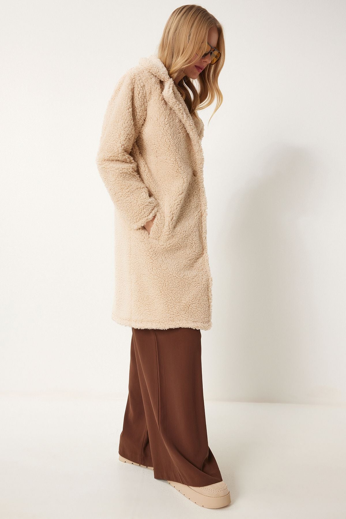 Female Beige Storele Collar Plush Coat ZH00009