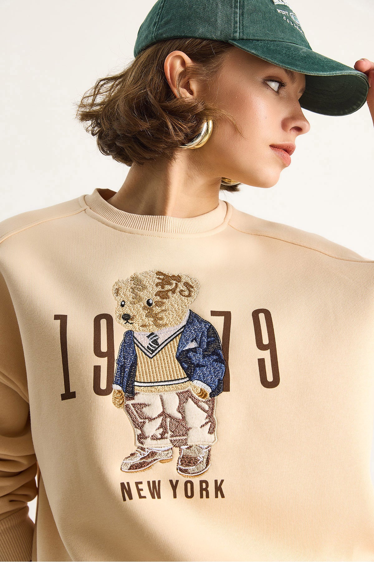 Women's Crew Neck Teddy Sweatshirt with Embroidery Detail 10417 60284066