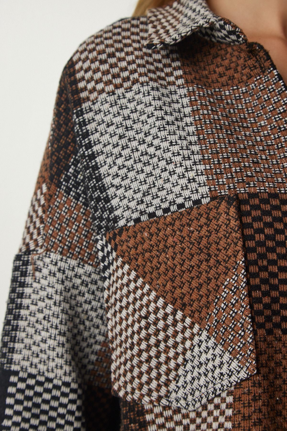 Female brown ecru patterned over the stamp stamp wood shirt tu00034