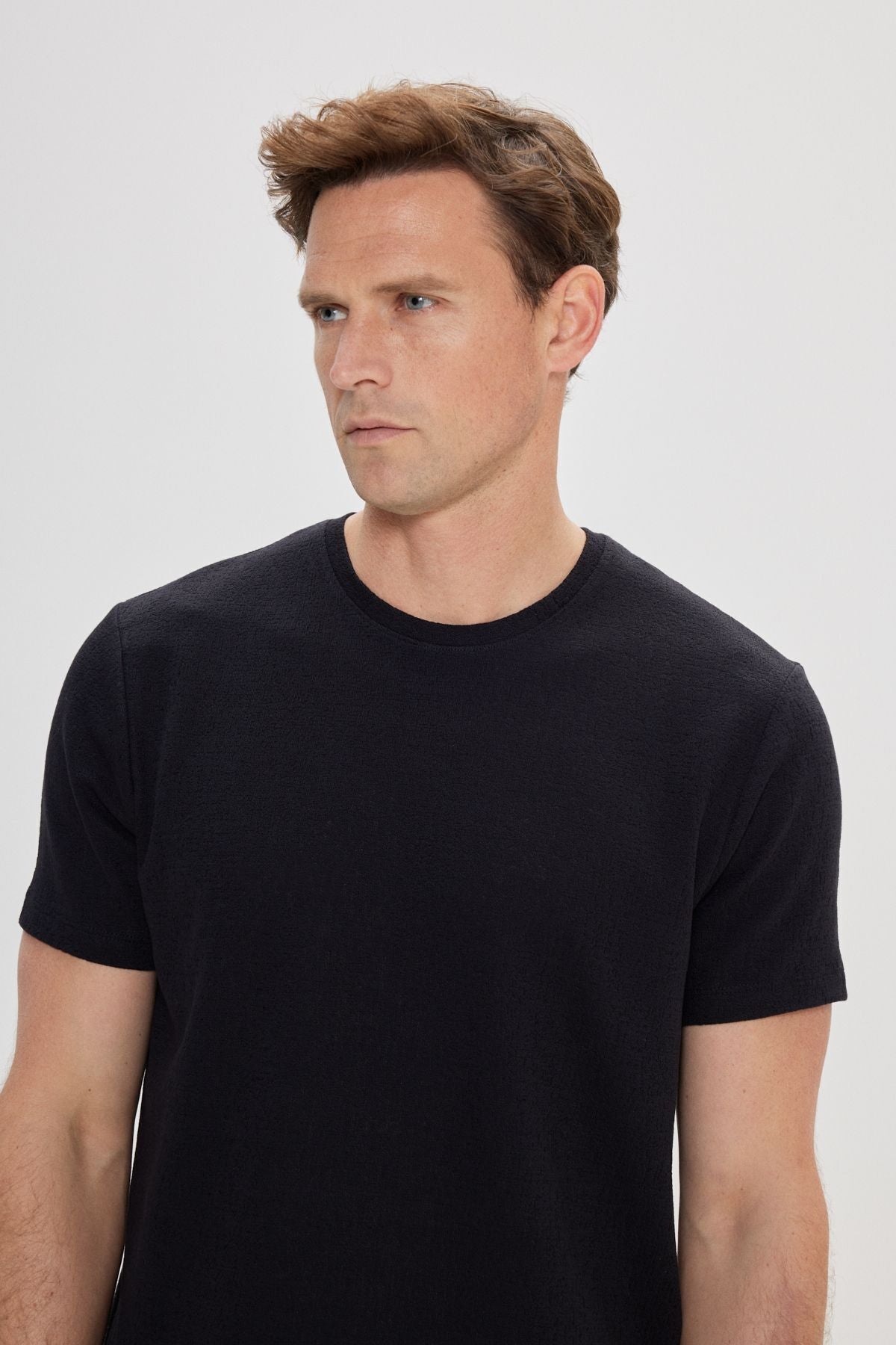 Men's black slim fit narrow cut cotton bike collar t -shirt