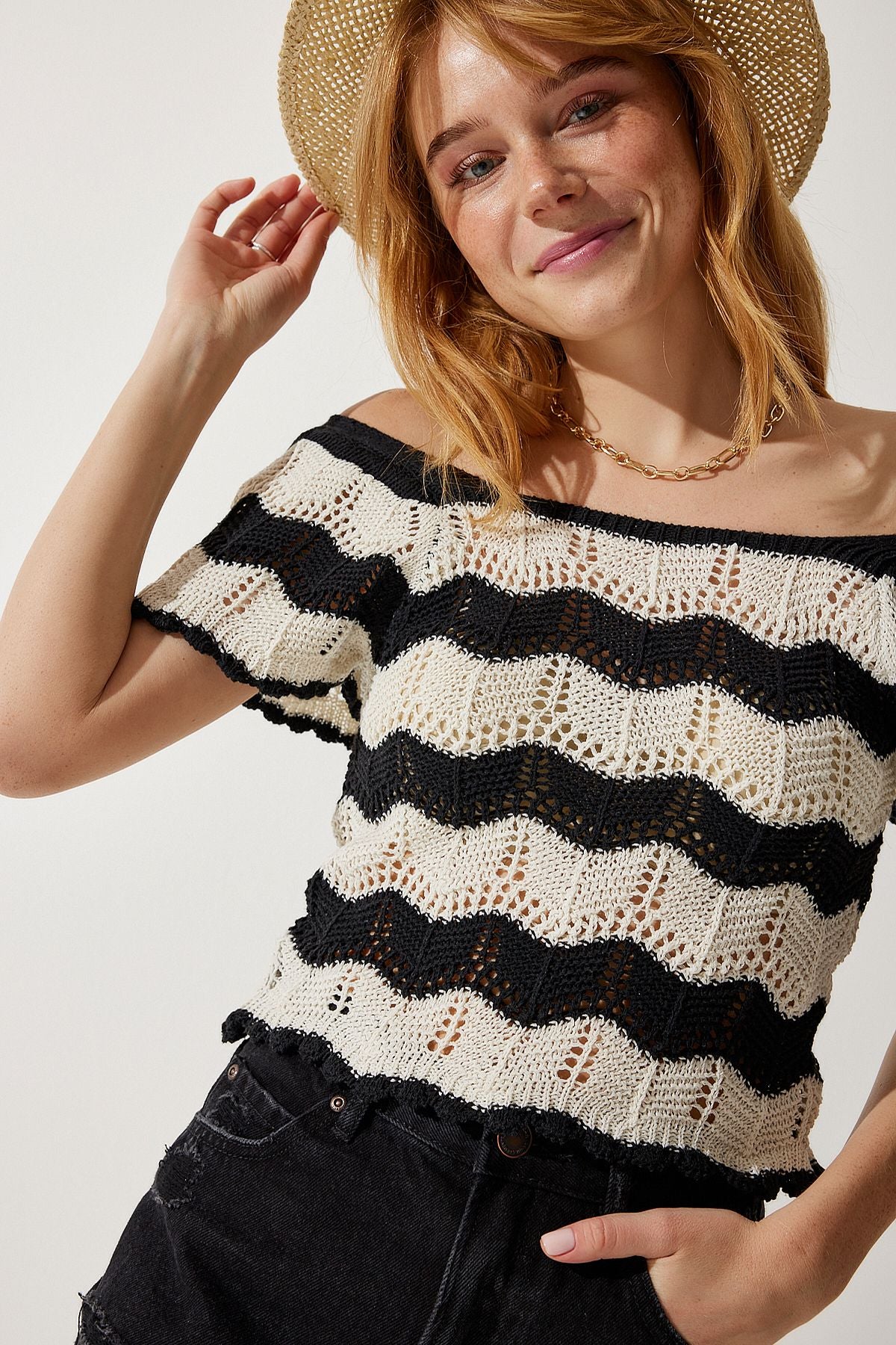 WOMEN BLACK CREAM AGENCY KNITTY BLUP YU00012