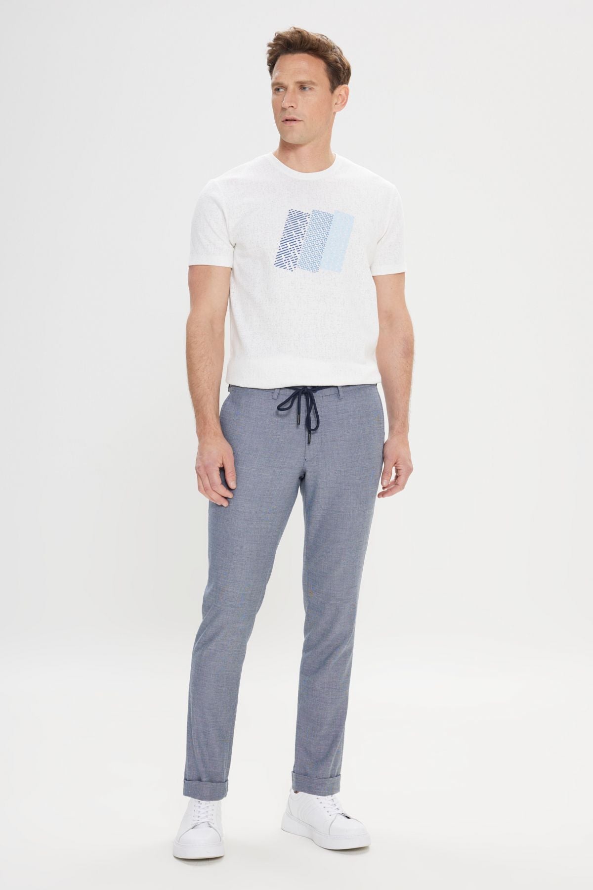Men's navy blue slim fit narrow cutting side pocket with a waist -tied patterned pants