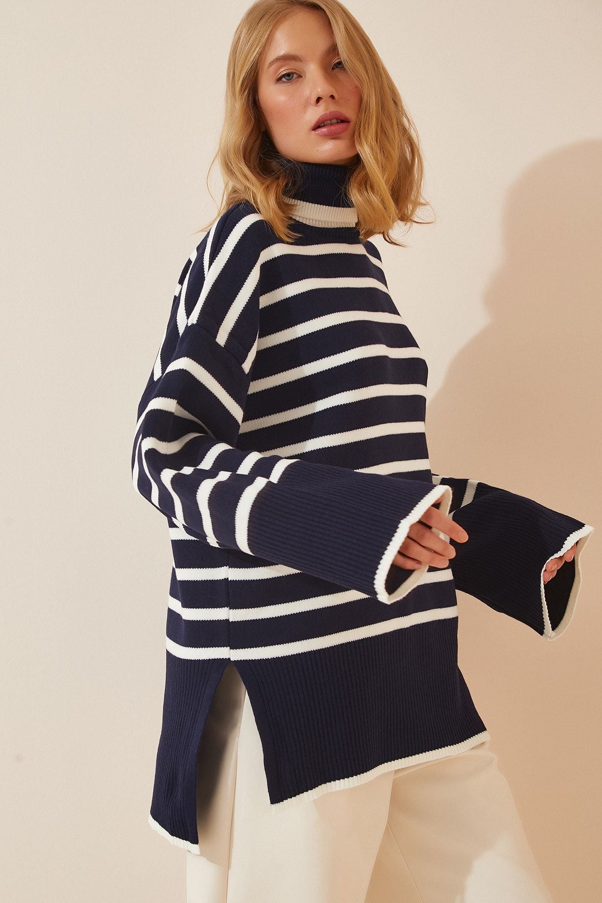 Woman Navy blue white turtleneck striped oversize knitwear sweater US00709