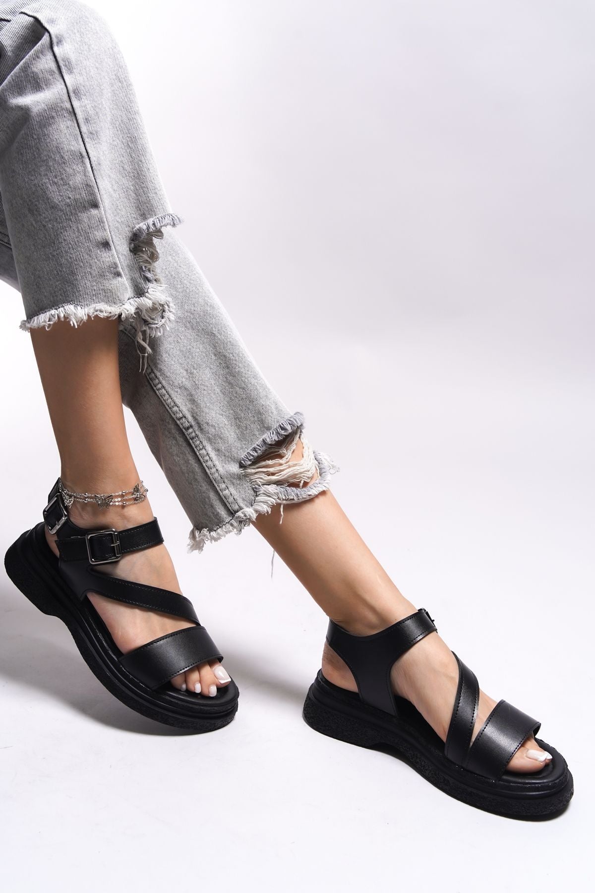 Arnouk woman sandals 0012202 black skin