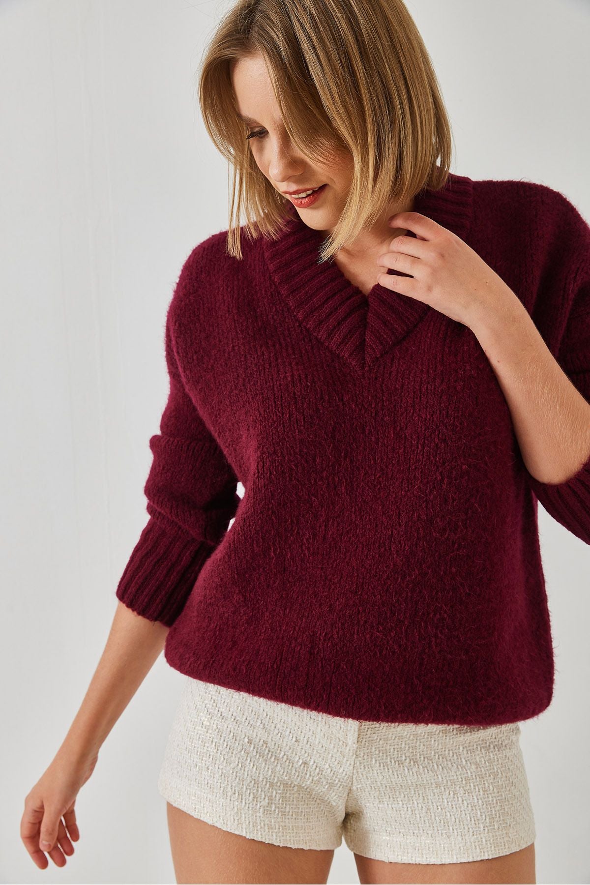 Woman V -Neck Knitwear Kazakh 20247532