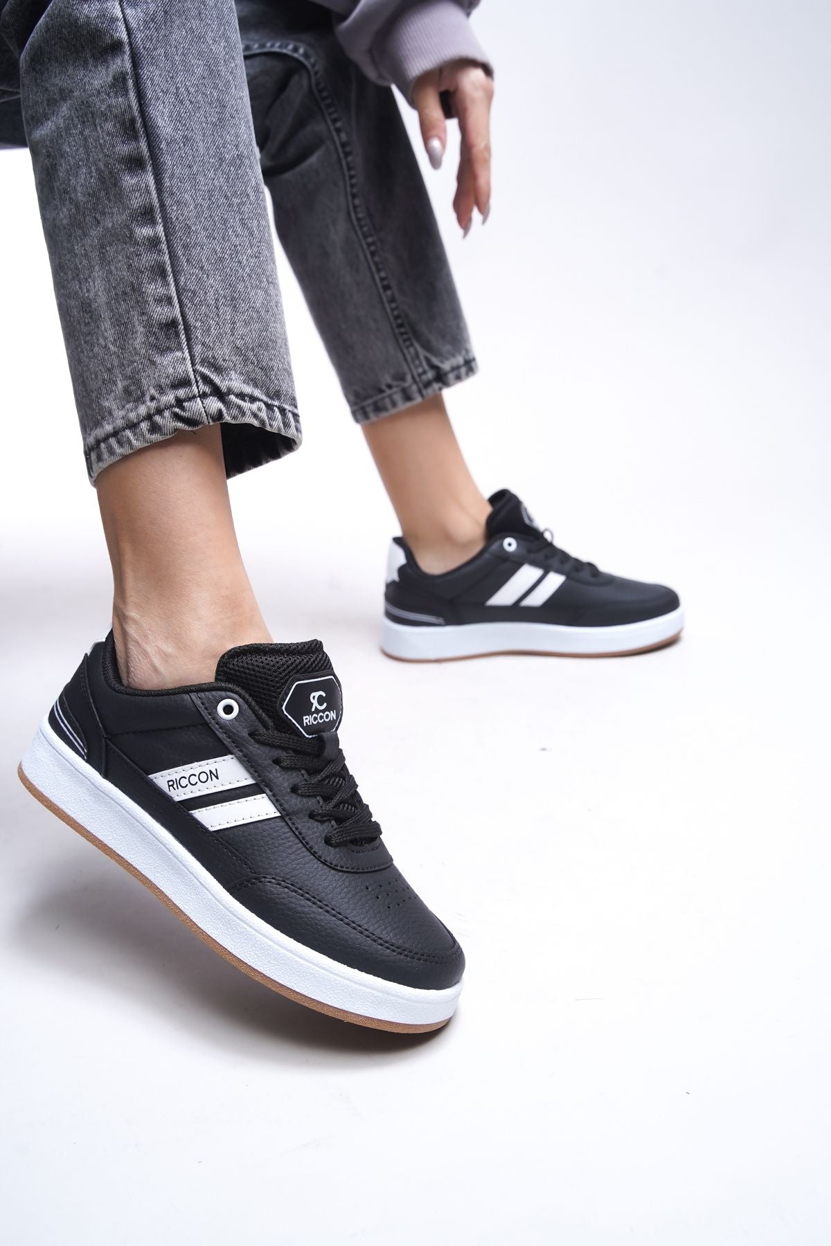 Zraudan Unisex Snekaer 001234 Black White Crepe