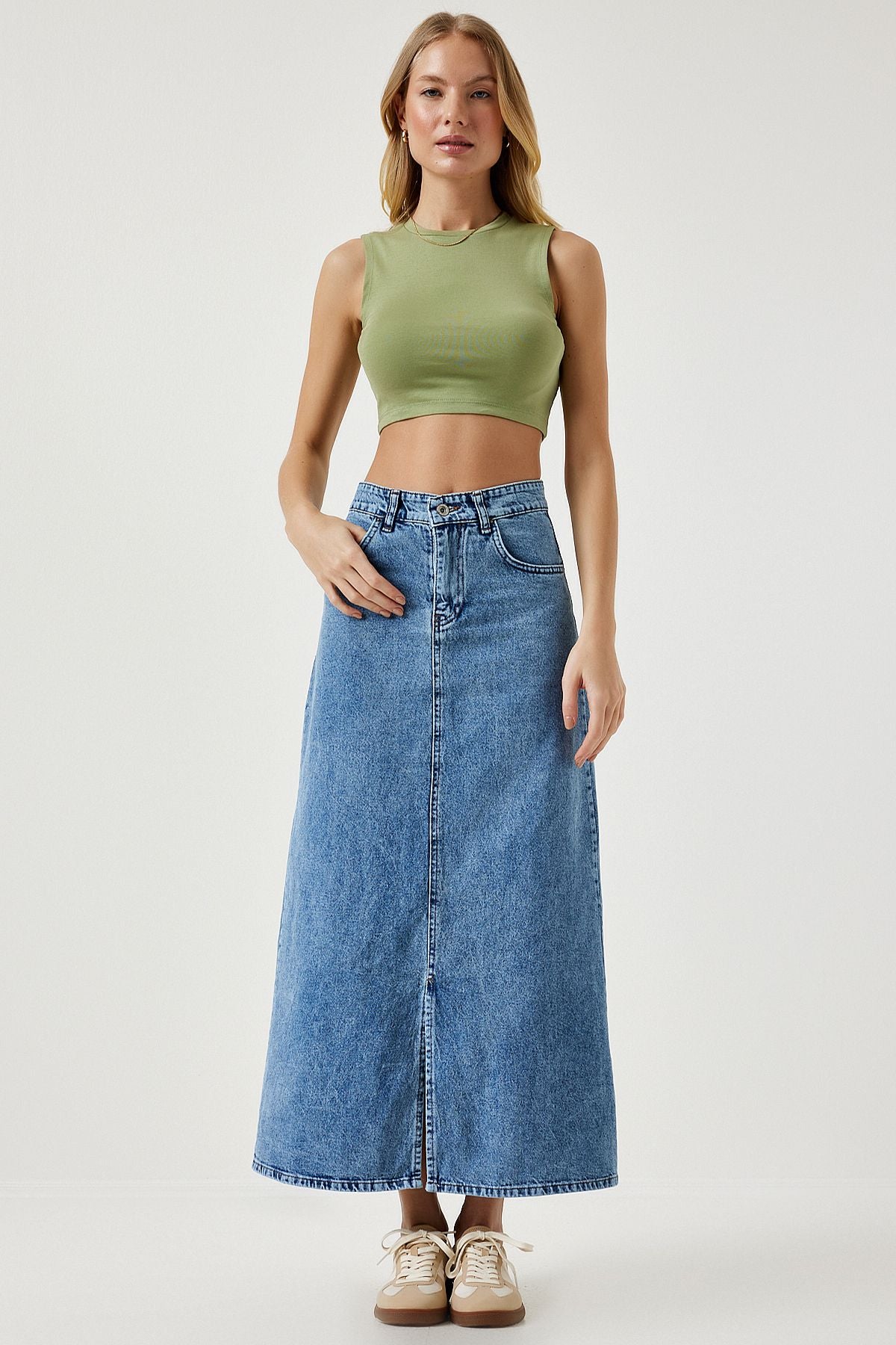 Woman Long Denim skirt with light blue slit RV00163