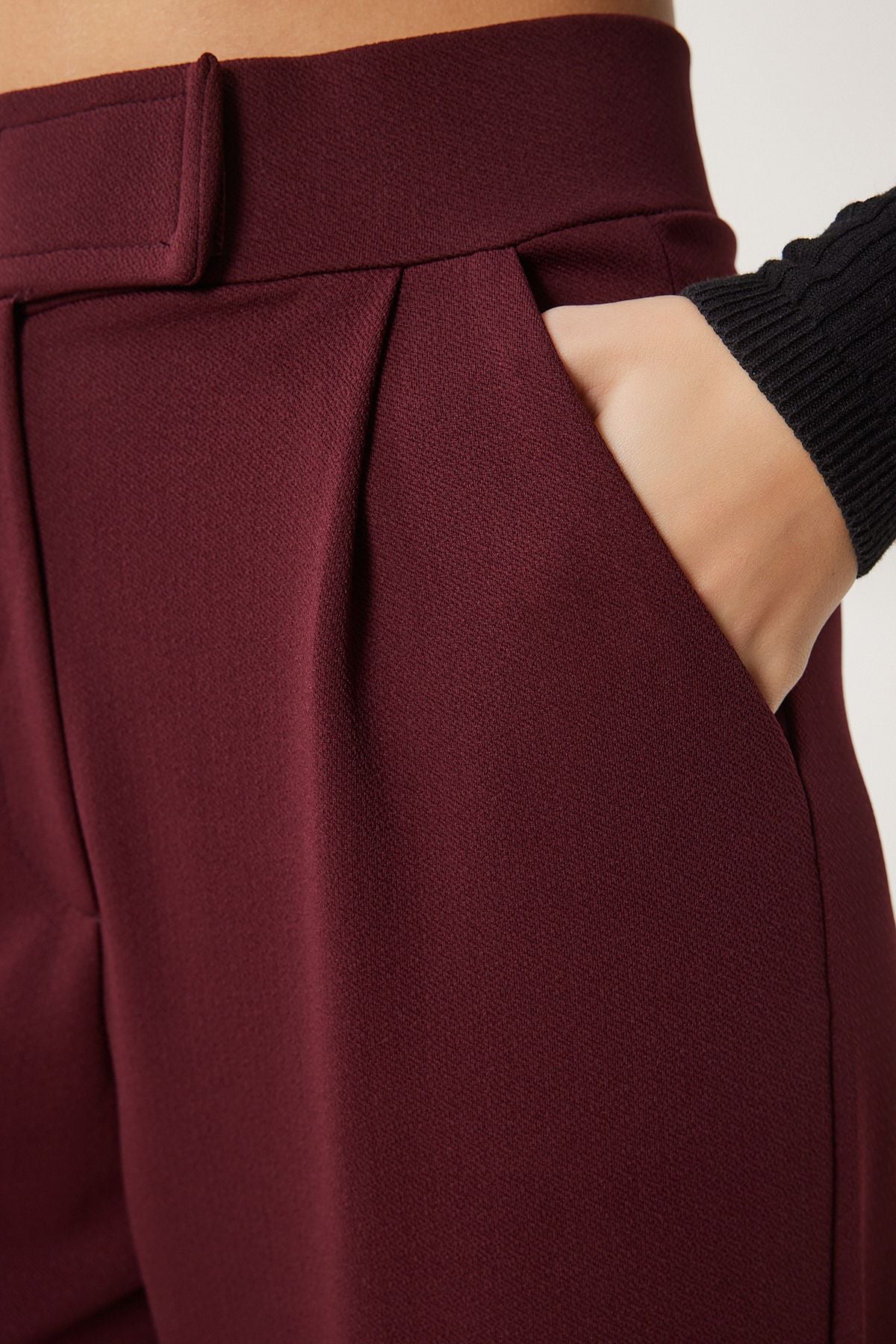 Female Bordeaux Waist Calcare