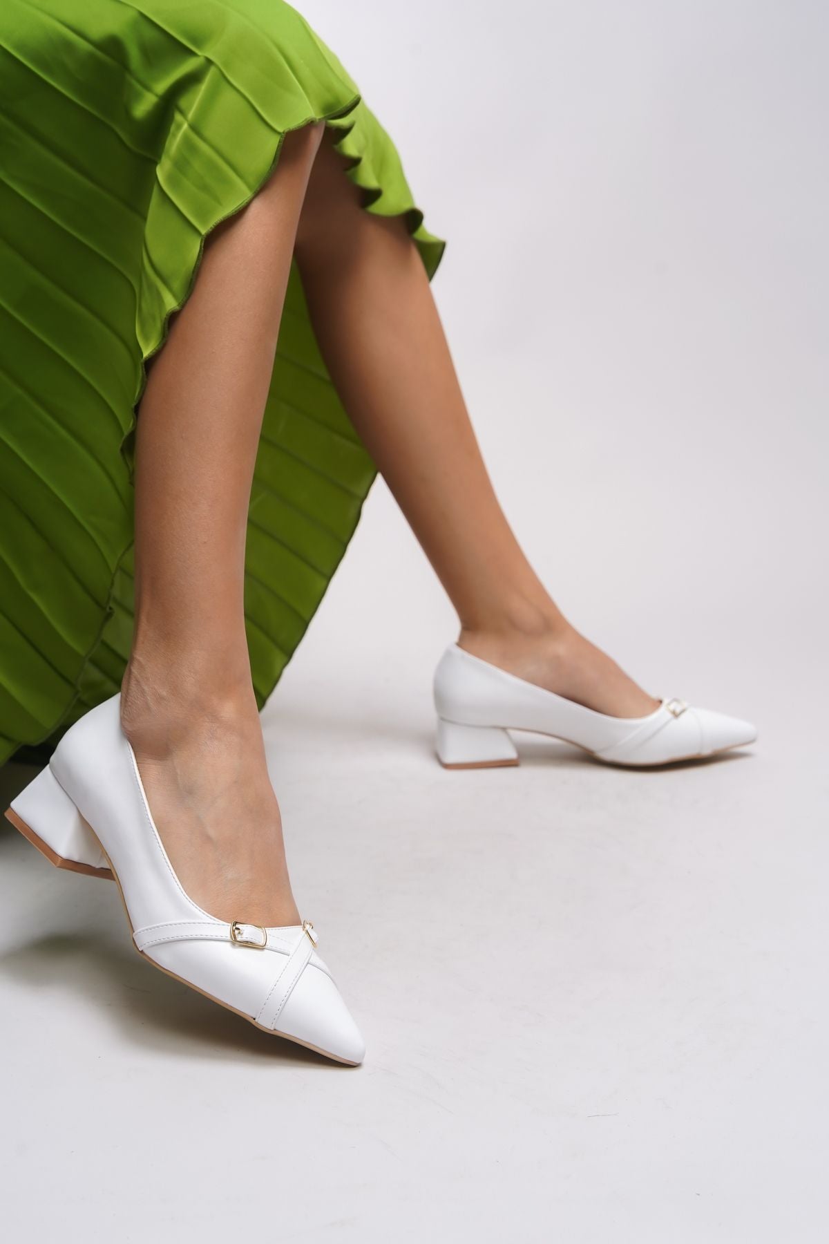 Ycnirth women pointed nose short -heeled shoes 001251863 white skin