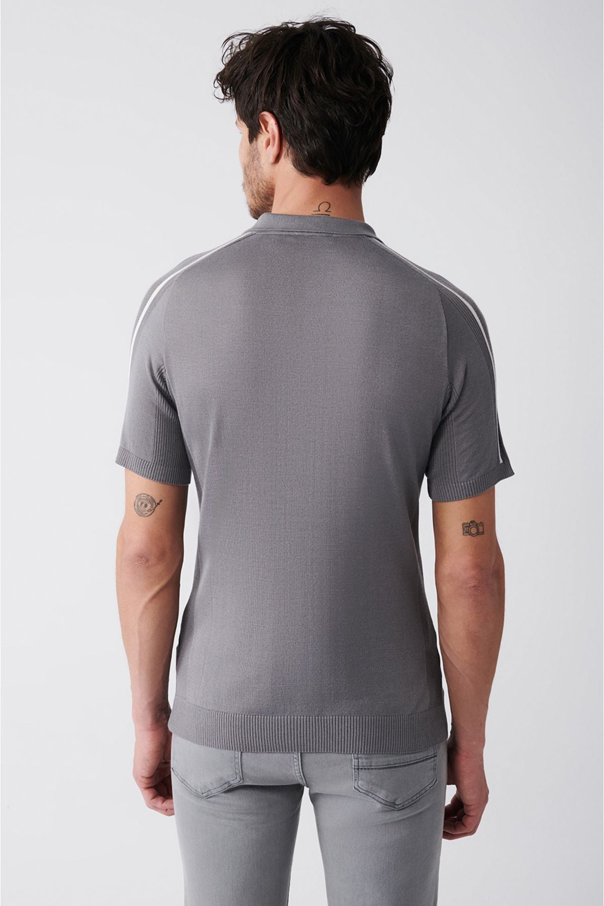 Erkek Gri Omuzu Çizgi Detaylı Ribanalı Triko T-shirt A31y5105