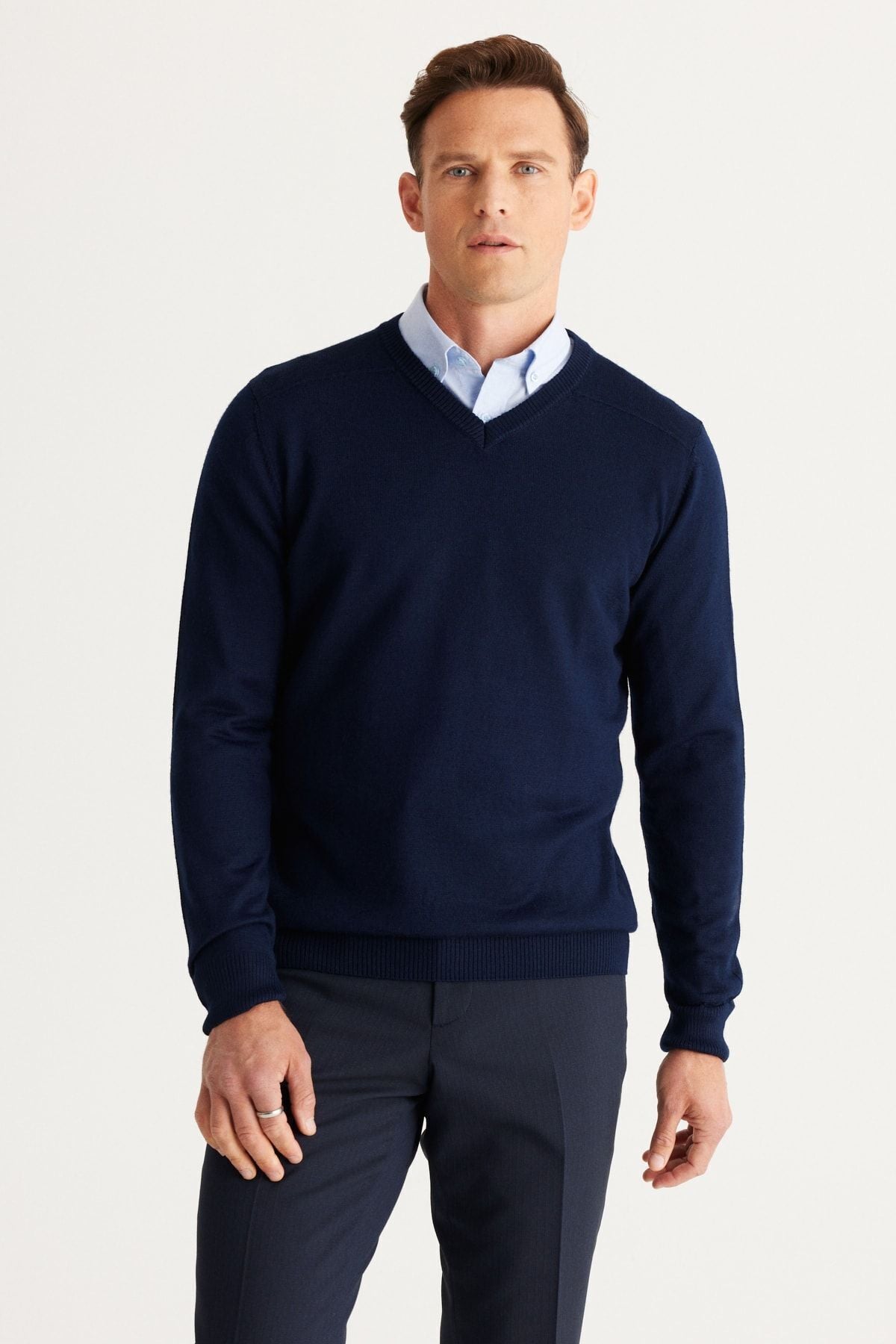 Men's Navy Blue Standard Fit Normal Cut V -Neck Cotton Knitwear Sweater