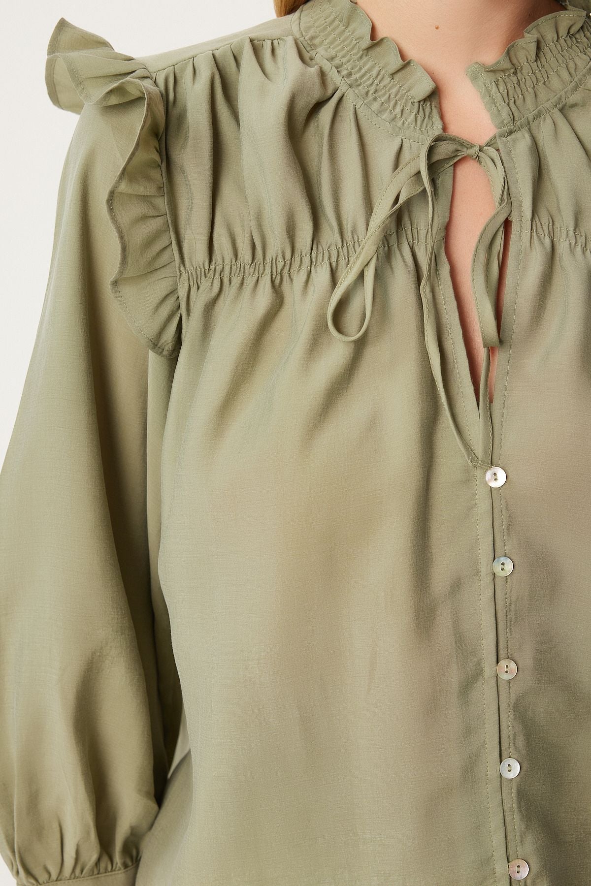Female Khaki Suffering Detailed Flax Mixed Blouse HK00039