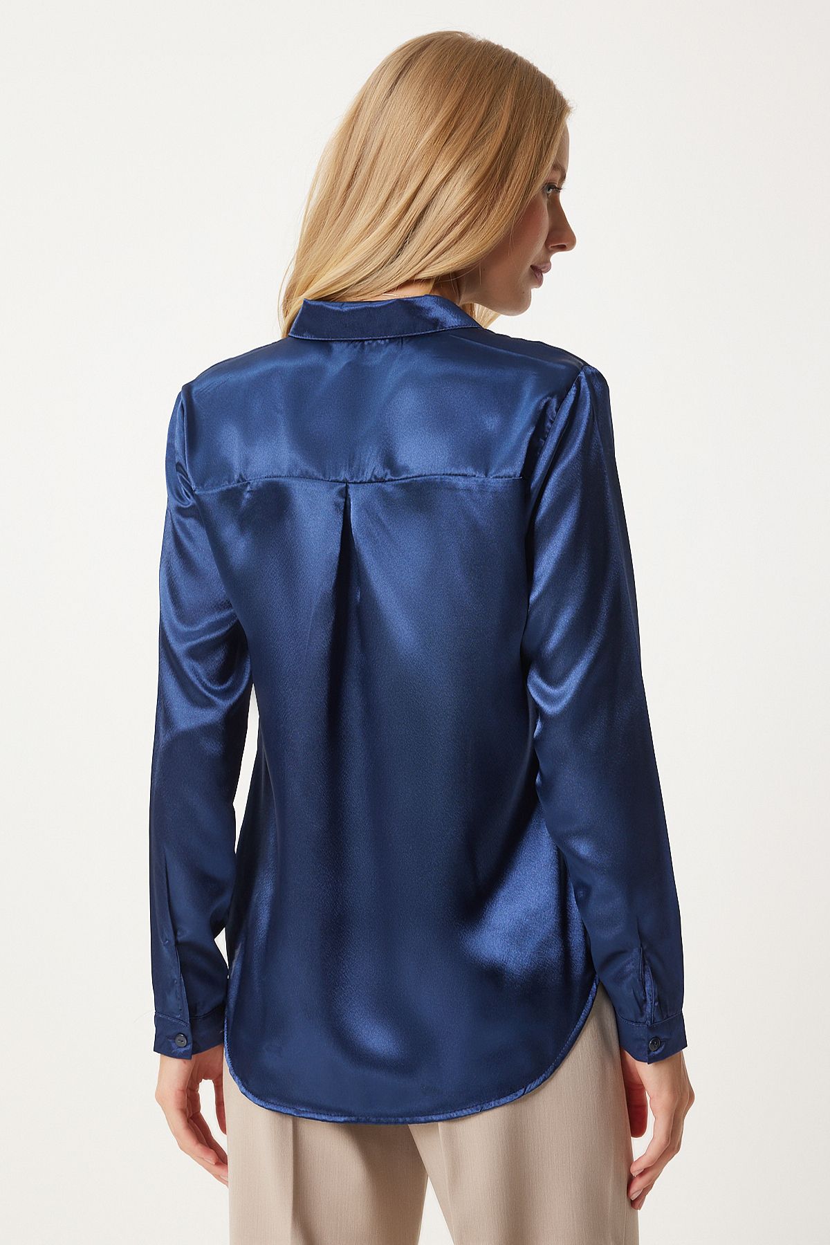 Woman Navy Blind Lightly Casting Satin Surface Shirt DD00990