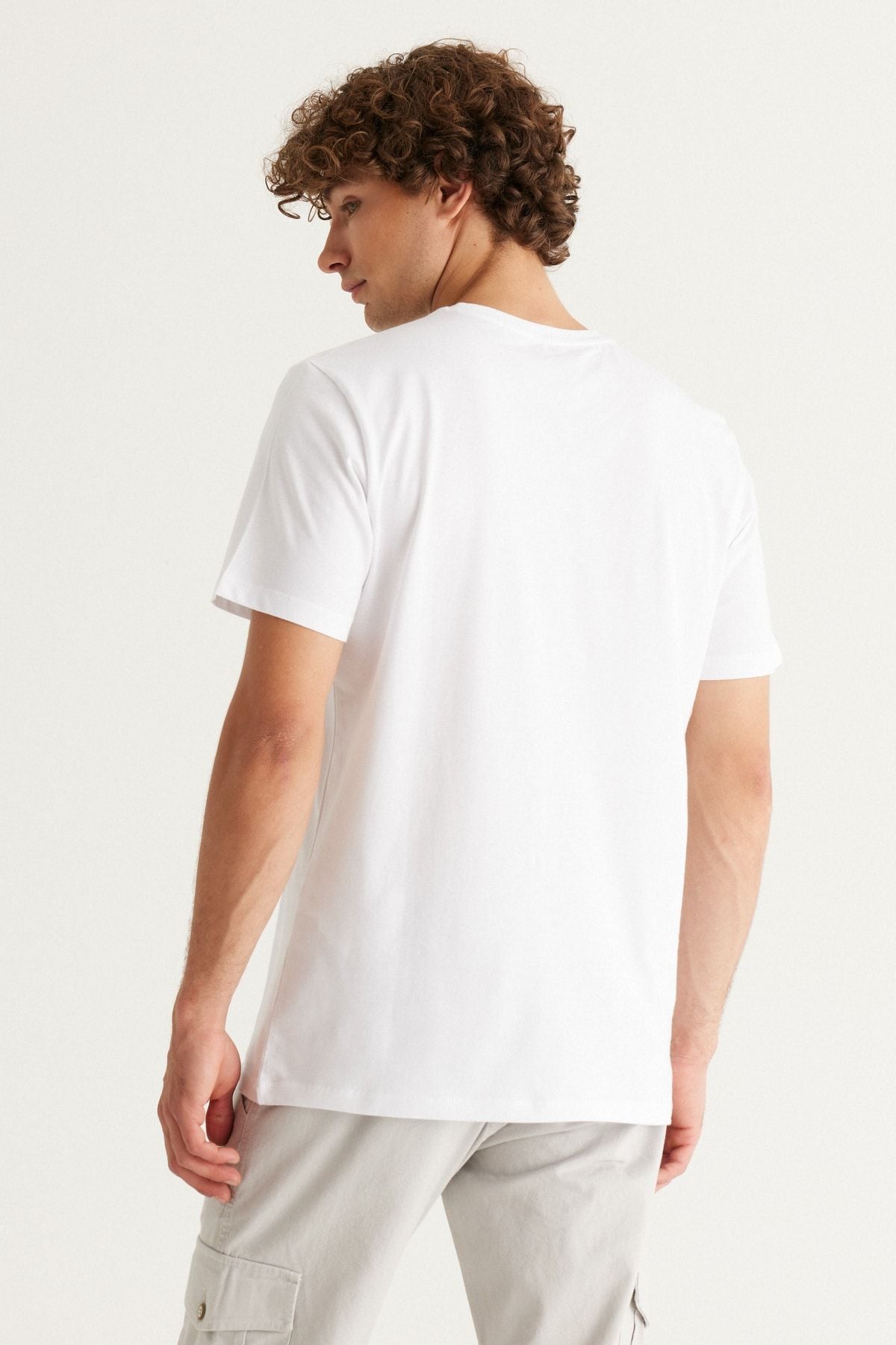 Men's white 360 degrees stretching in all directions slim fit narrow cut bicycle collar t -shirt