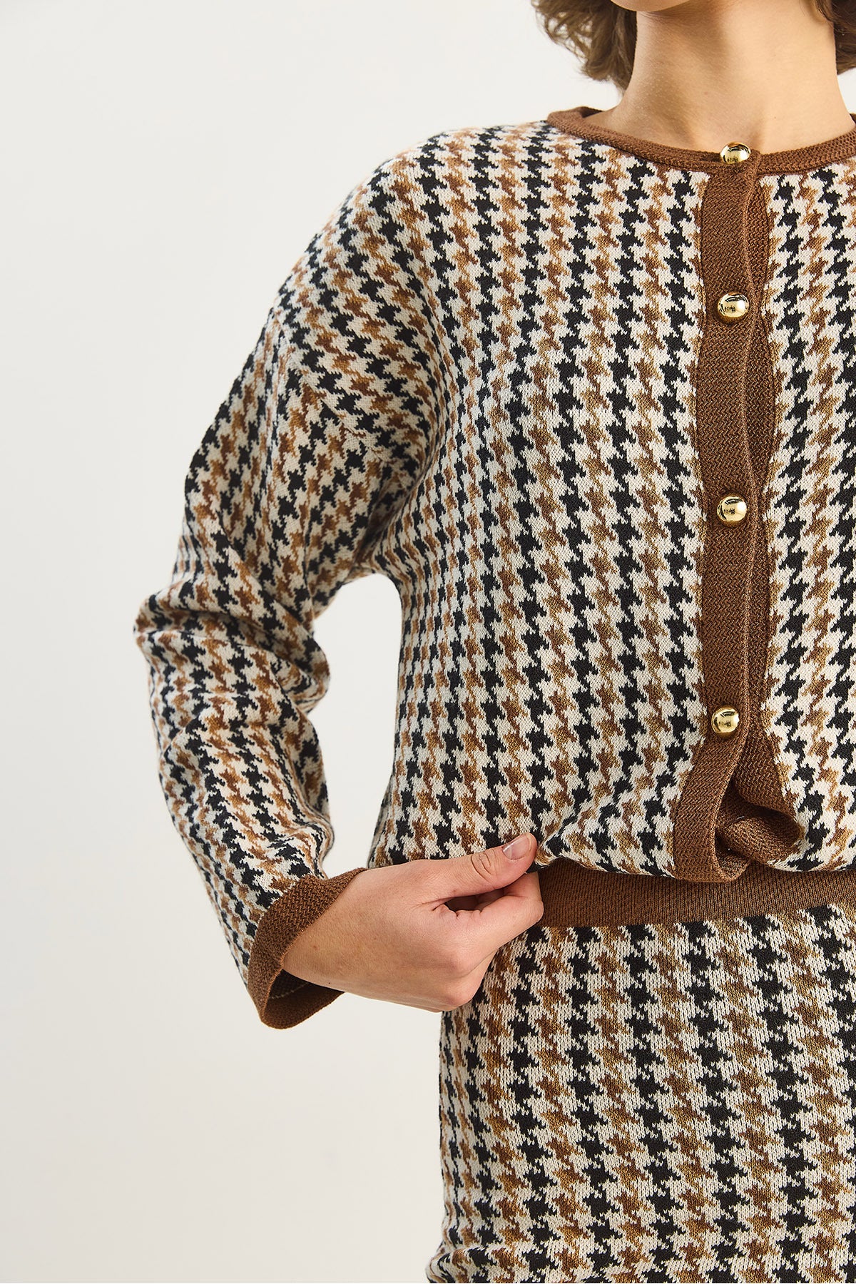 Women's Crew Neck Gold Button Detailed Cardigan Mini Skirt Houndstooth Patterned Suit TT241054 60283649