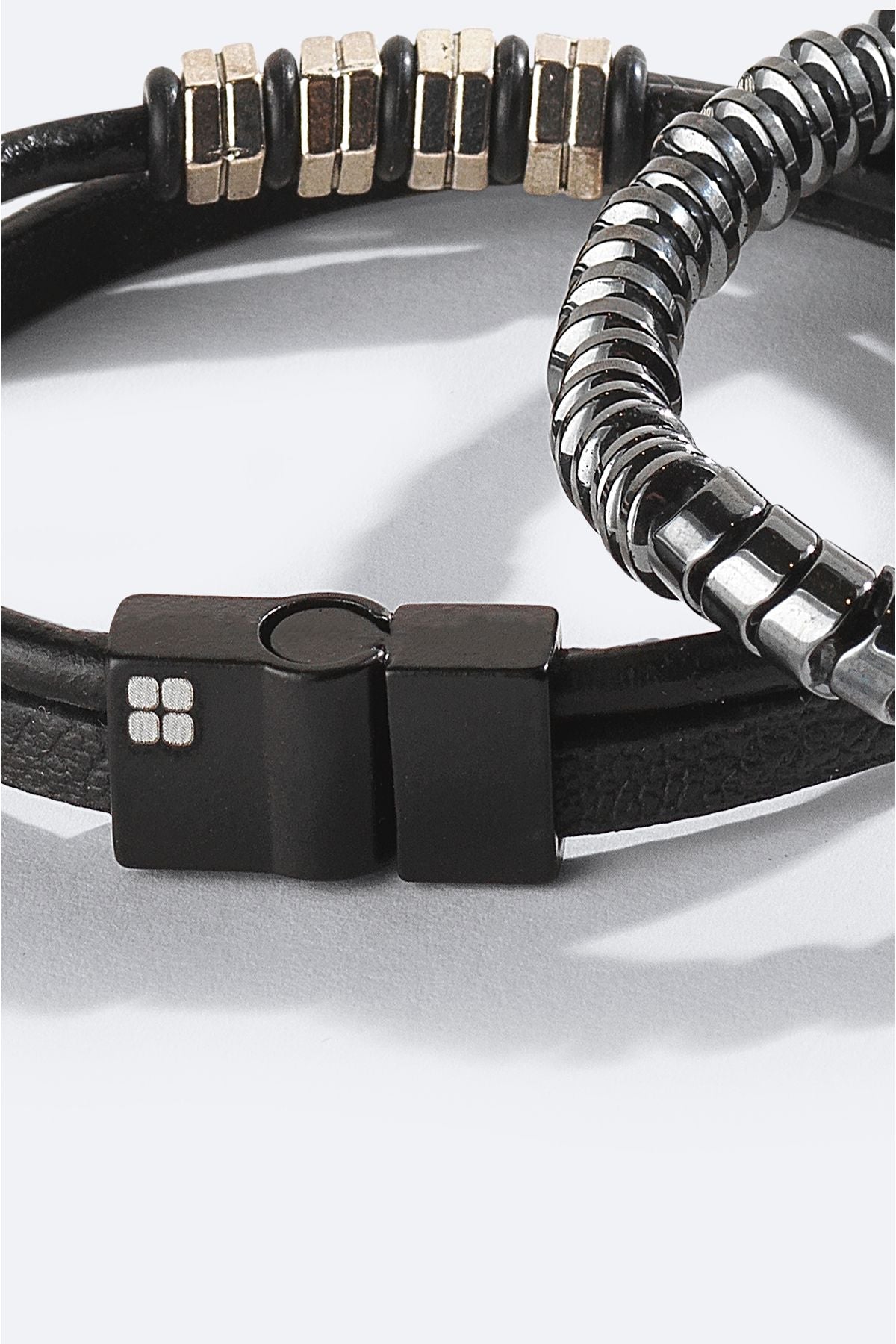 Men's Black Leather Ceyt and Hematşt Stone Bracelet A42y9621