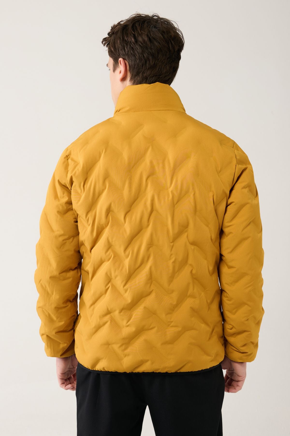 Men's saffron upright collar water repulsive windproof light swelling coat E006036