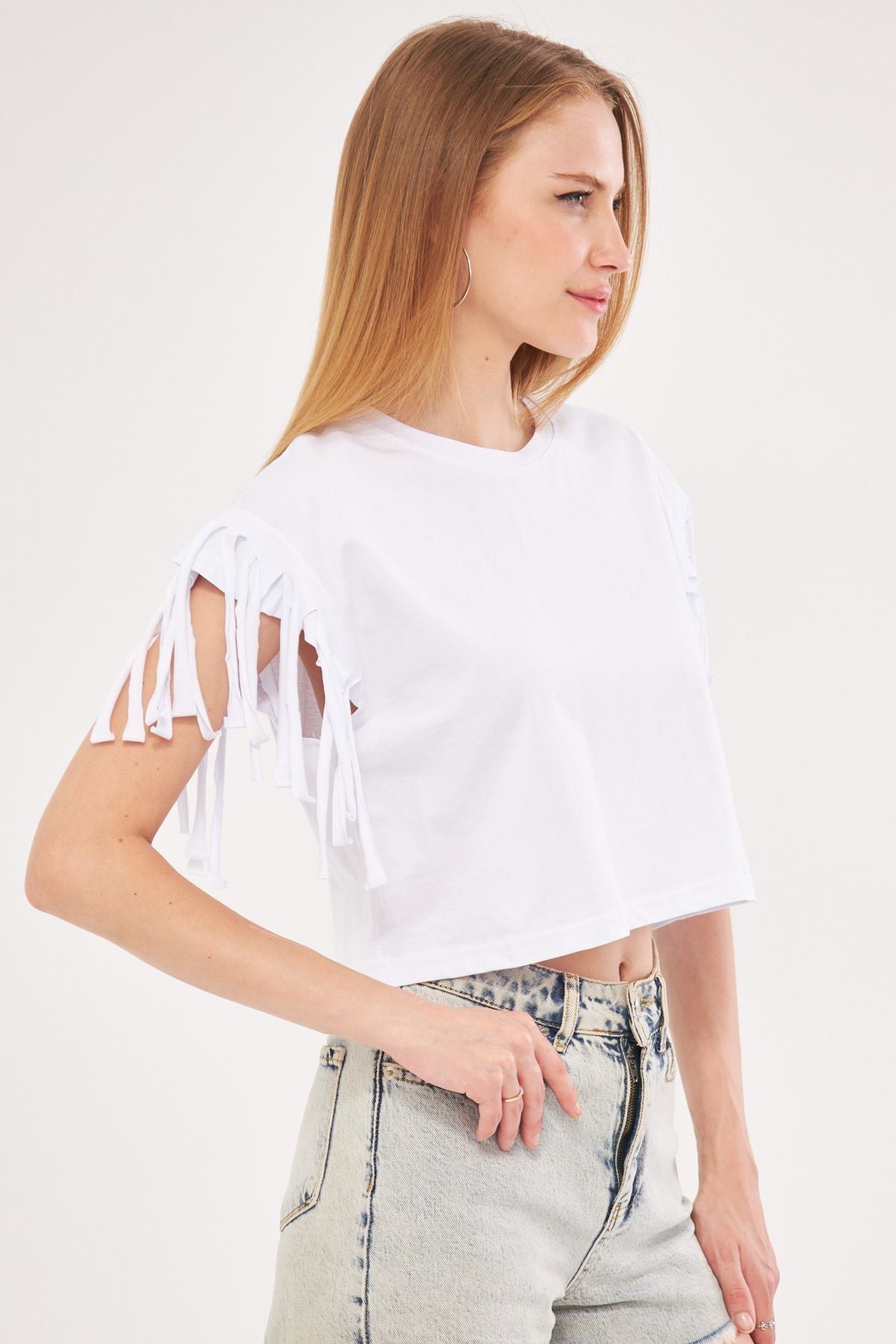 Female white arms tassel overwheeling Crop t-shirt ARM-24Y024019