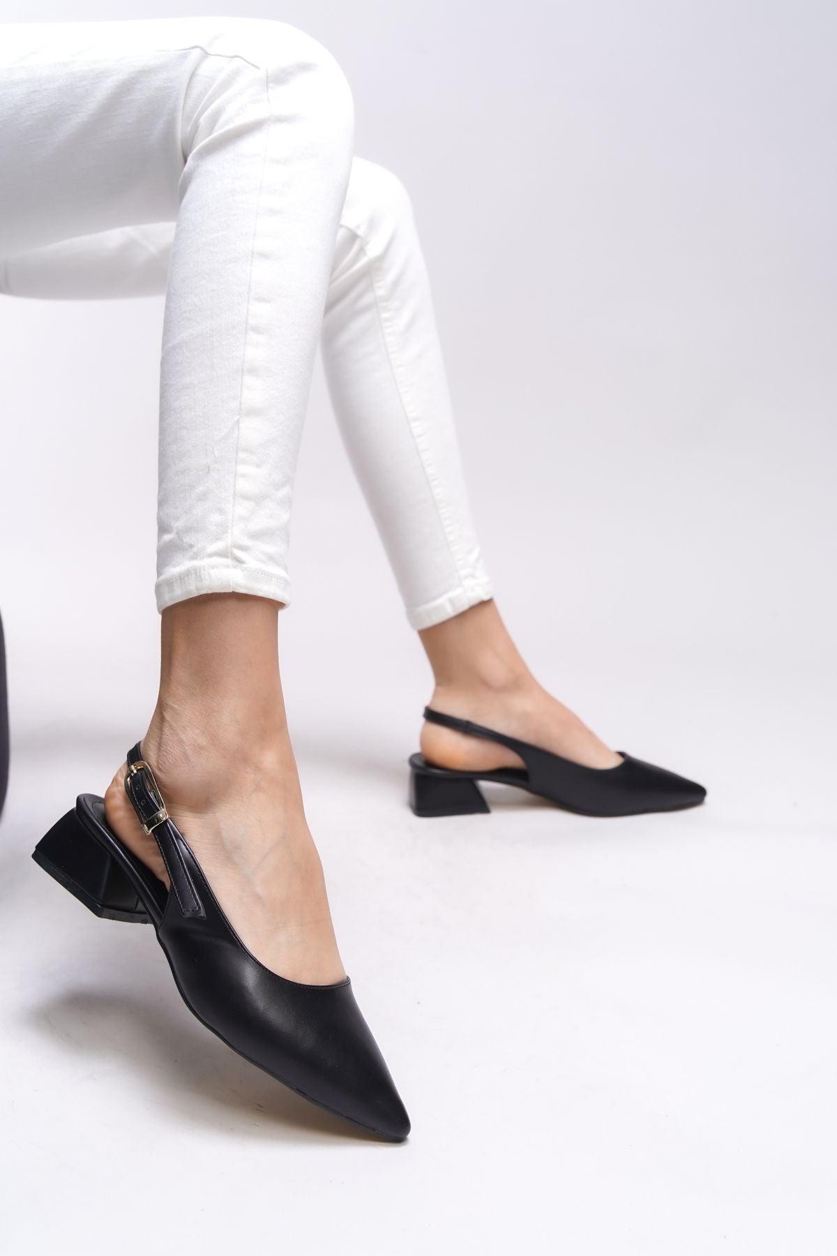 Tyltora Behind the Back of Woman Open Pointed Nose Heeled Shoes 0012303 Black Skin