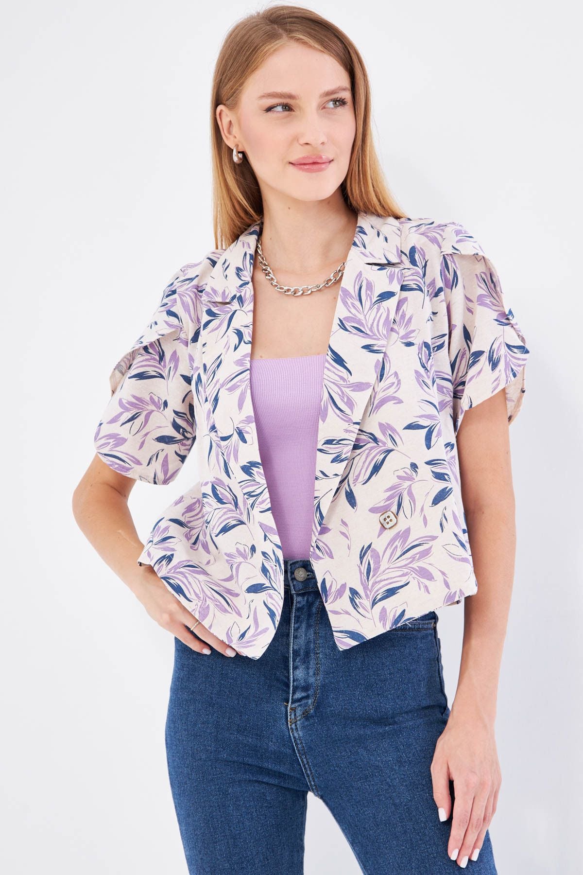 Women's Laci-Lila Linen-Looking Patterned Lever Slit Crop Short Sleeve Jacket ARM-24Y001095