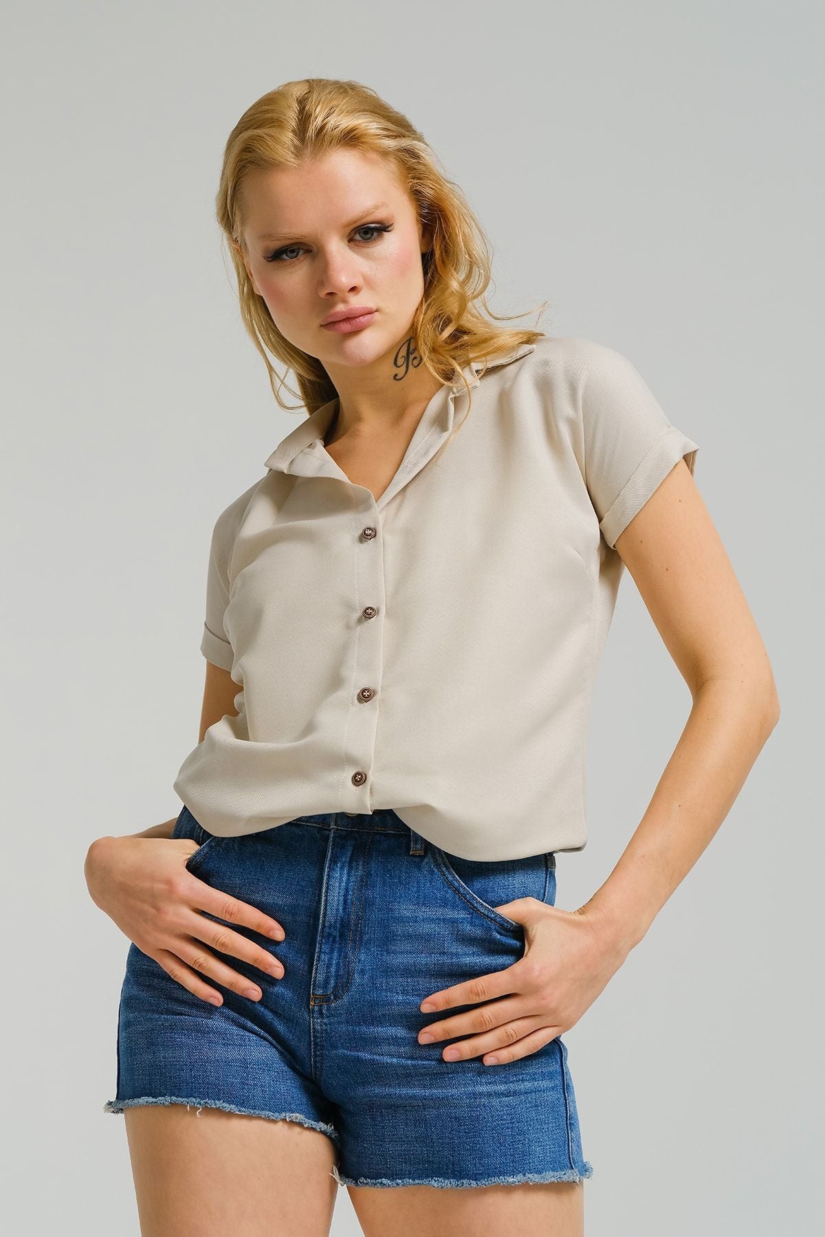 Women's Cream Short Sleeve Shirt ARM-19Y001088