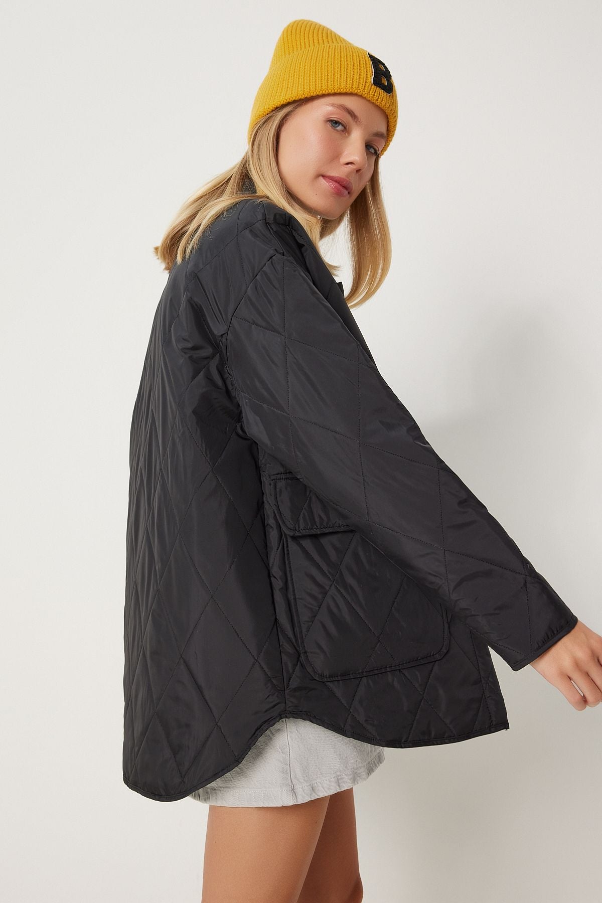 WOMEN'S BLACK POCKET Oversize Kapitone Mont Fo00001