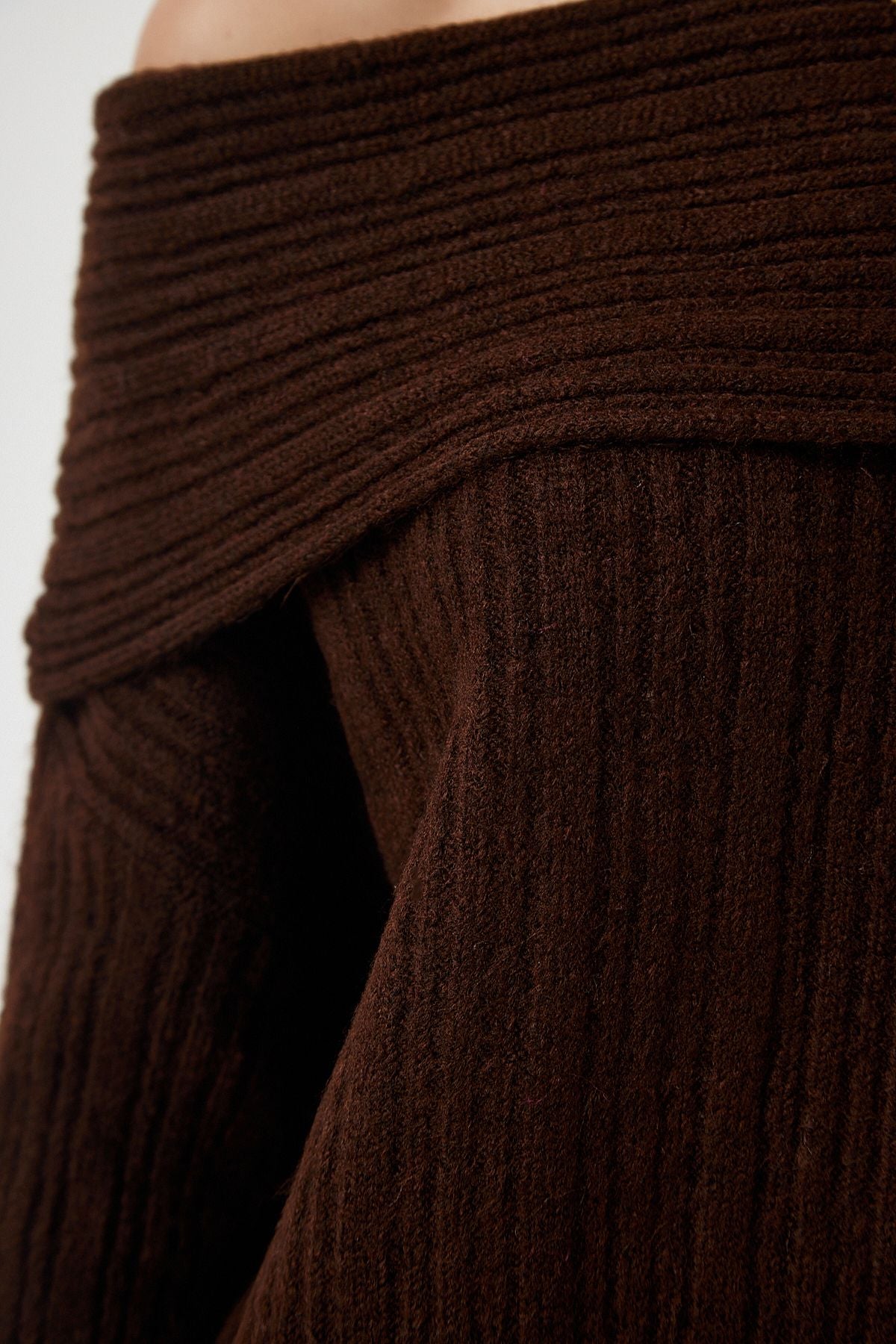 Female Brown Madonna collar knitwear sweater pf00049