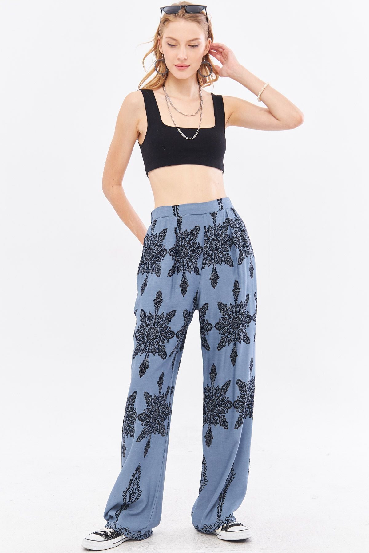 Woman Indigo Patterned Plenty of Pacha Pants Arm-23001124